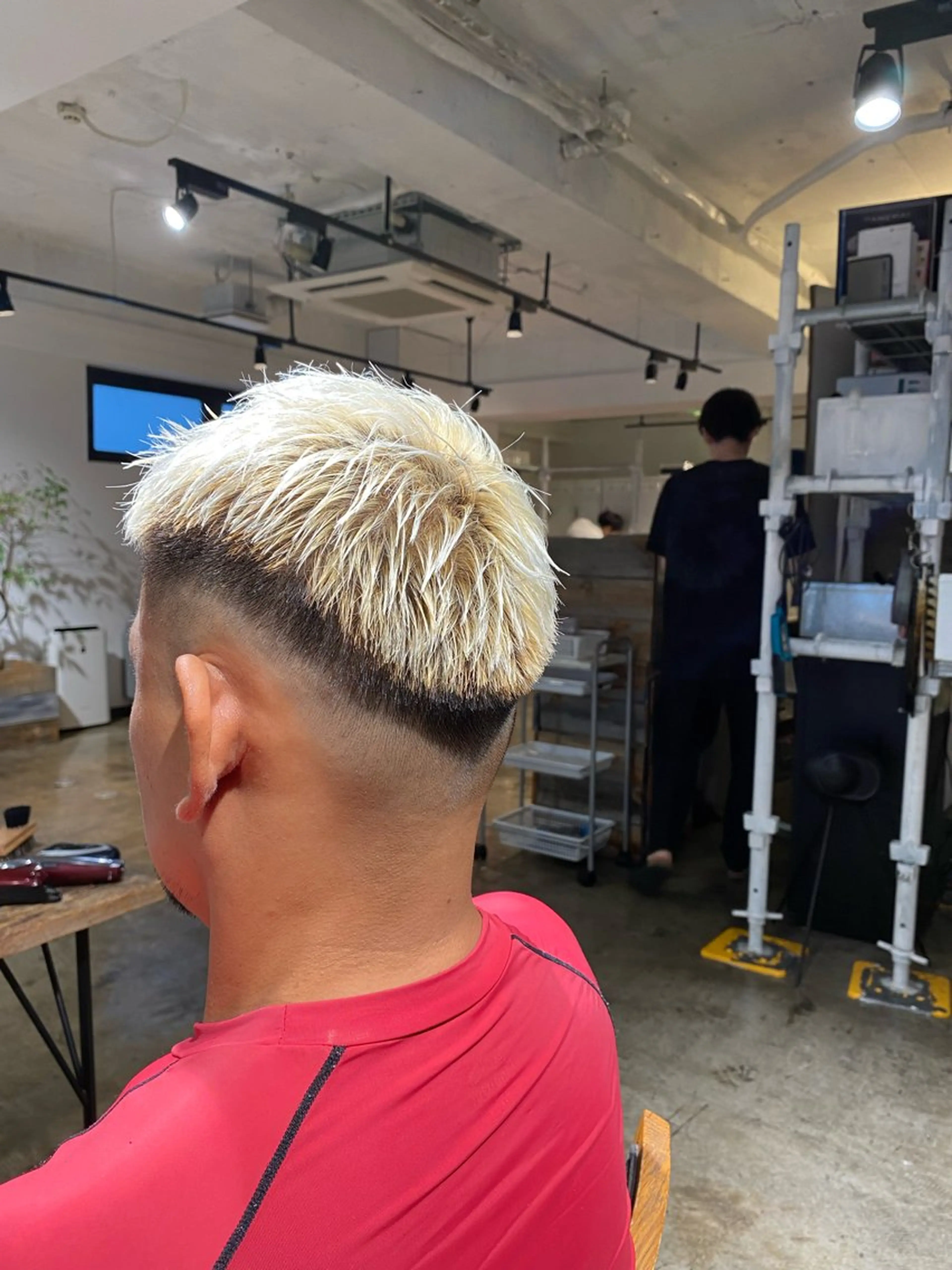 ショート カラー メンズ フェードカット スキンフェード メンズパーマ 特化/中川拓也のヘアスタイル
