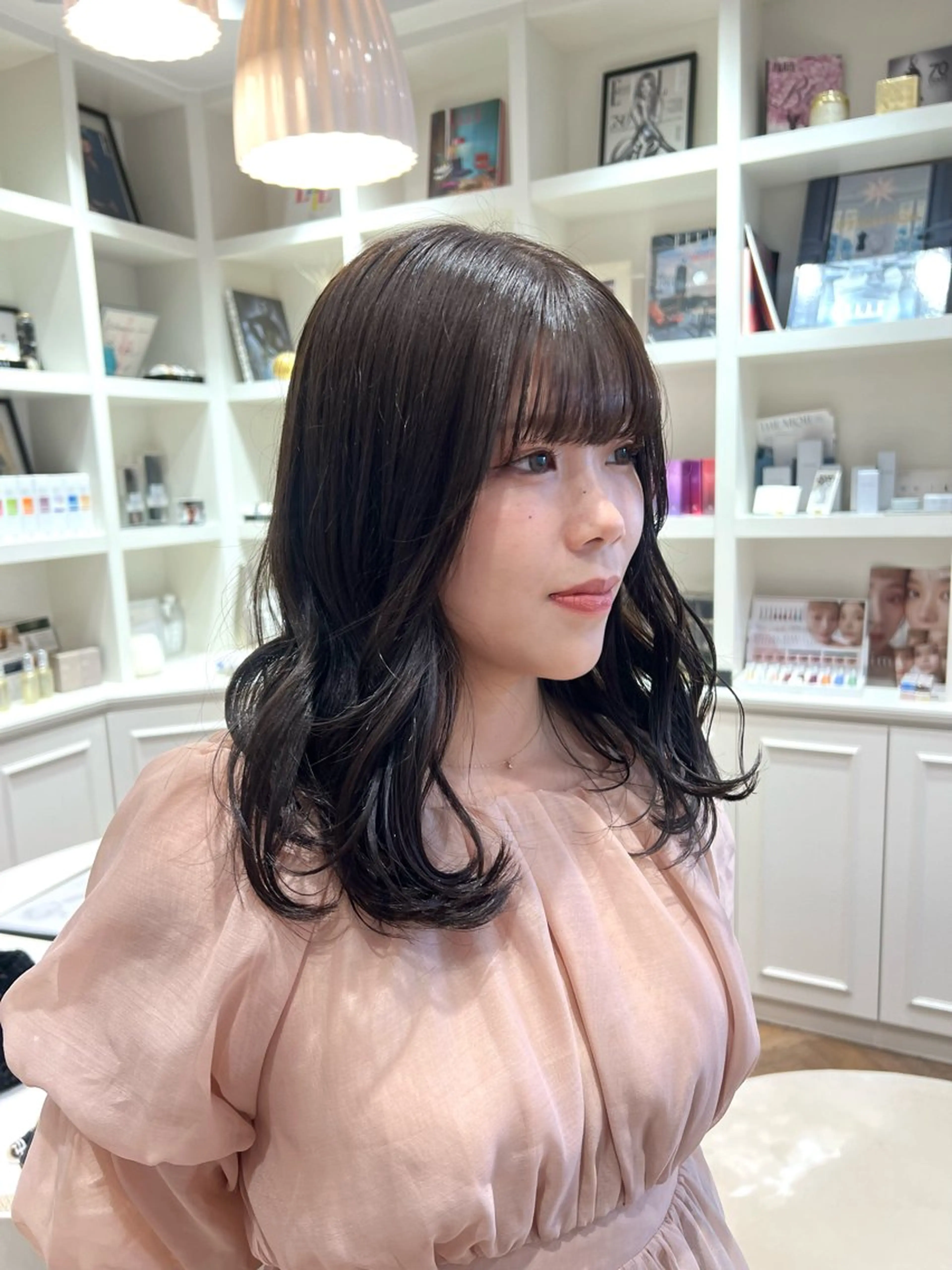 ミディアム カラー グレージュ オリーブグレージュ オリーブグレー カット ヘアカラー トリートメント 似合わせ/レイヤー 💟SAEのヘアスタイル