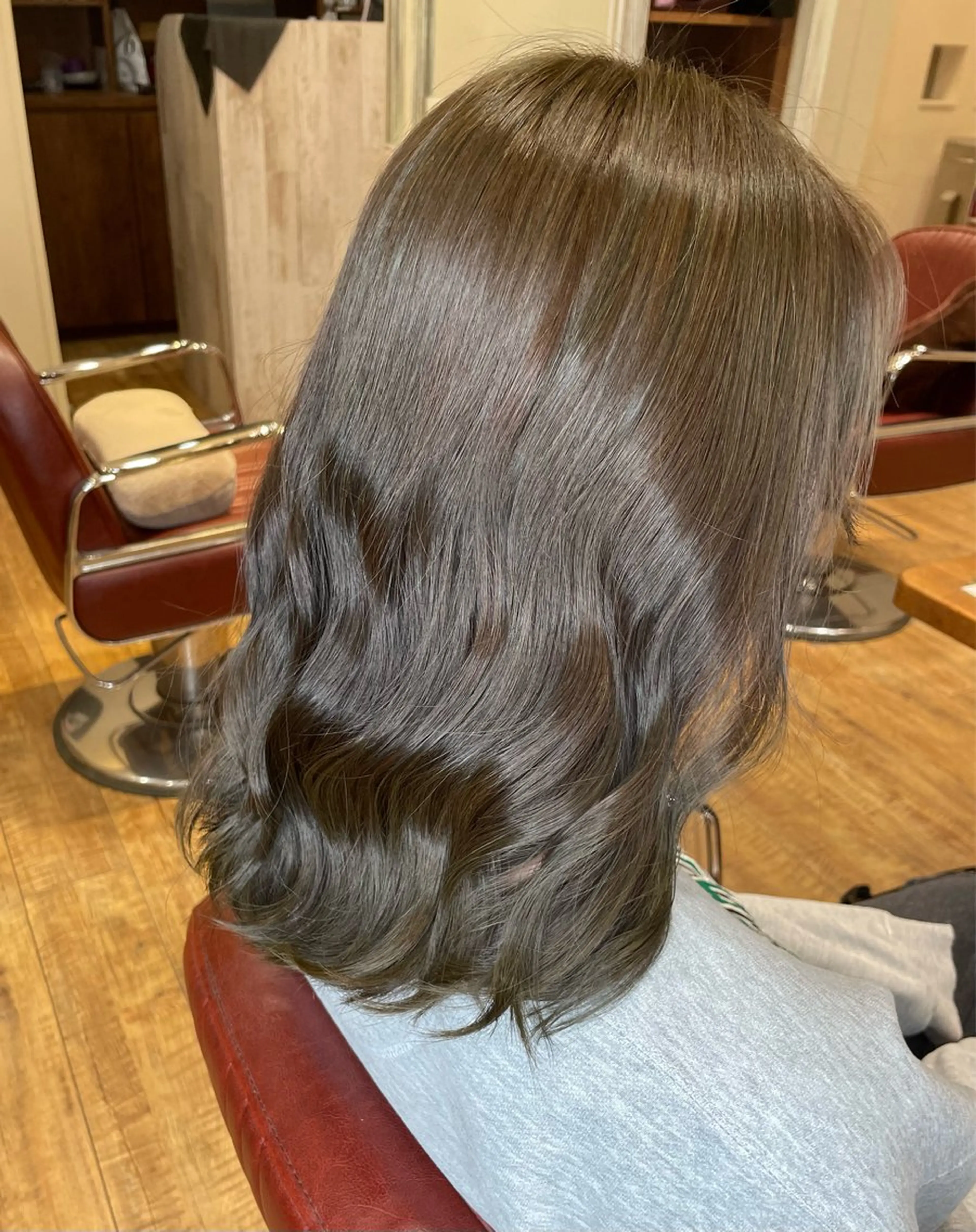 カラー ブラウンカラー オリーブブラウン MINDS LINO Reinaのヘアスタイル