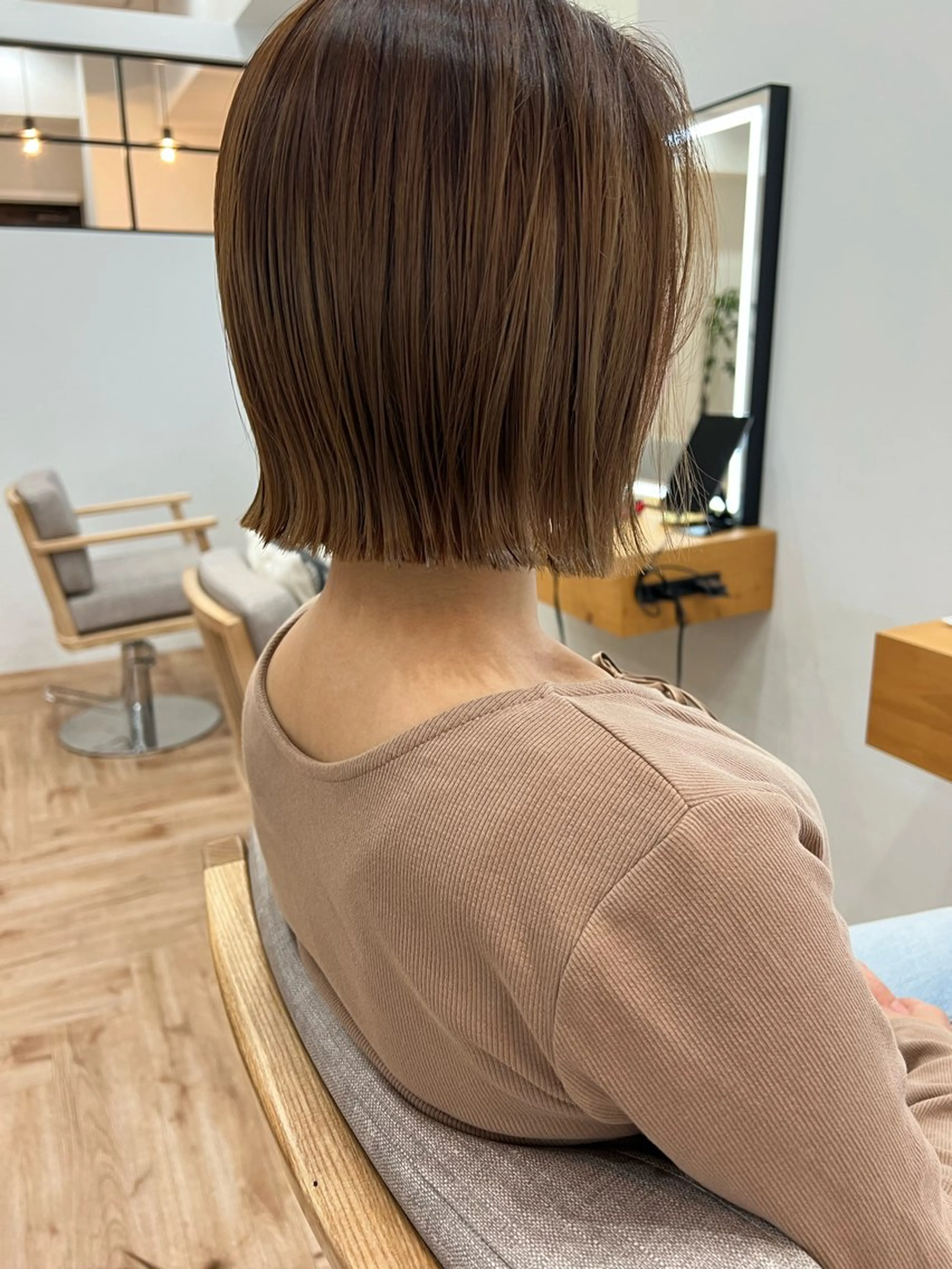 ショート カラー ヘアカラー トリートメント SALOWIN藤沢店所属・サナ🌱 切りっぱなしボブのヘアスタイル