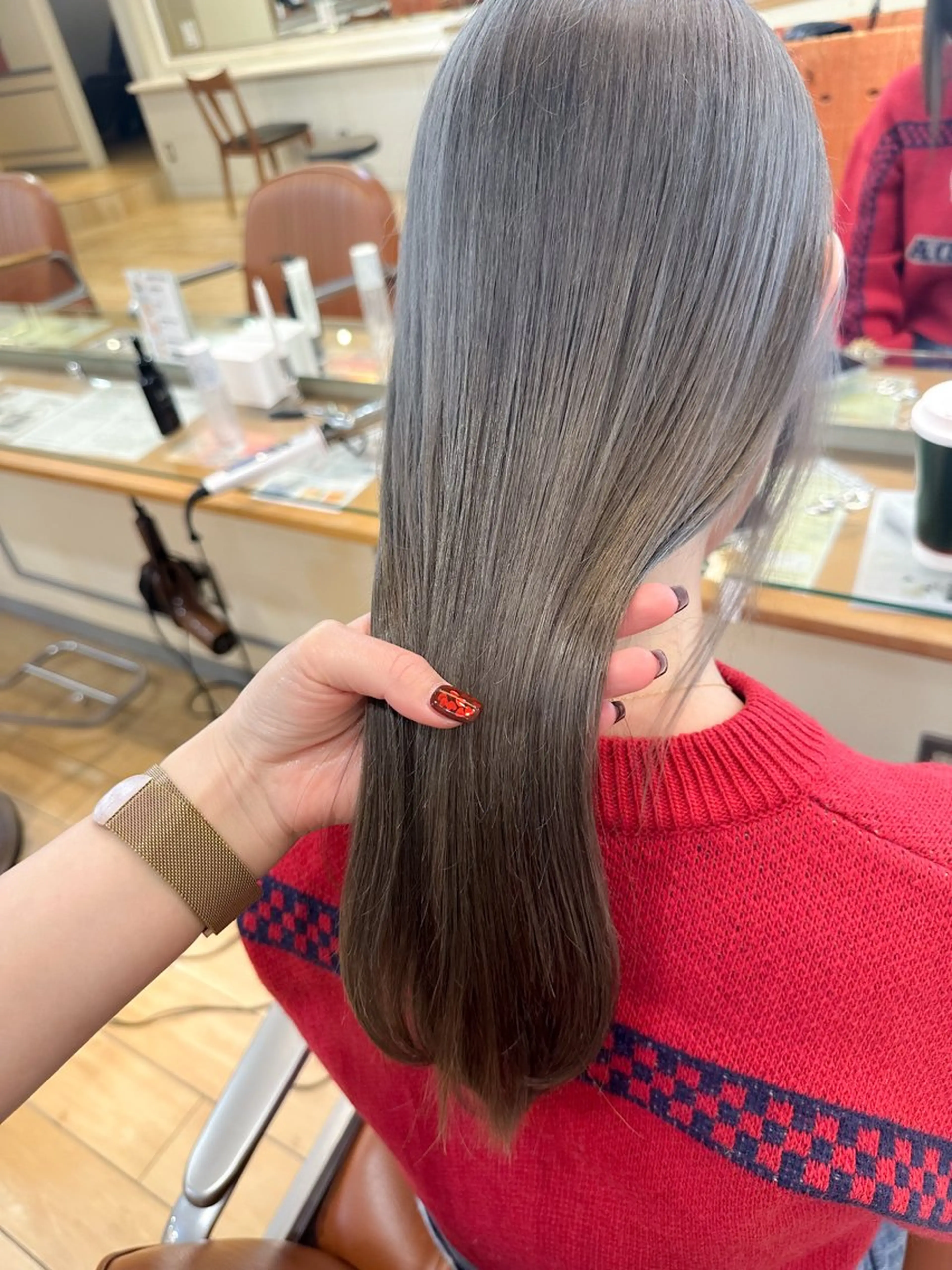 ロング カラー グレージュ ハイトーンカラー ロング ヘアカラー ✨カラー支持No.1 🧸ワキ カナコ🧸のヘアスタイル