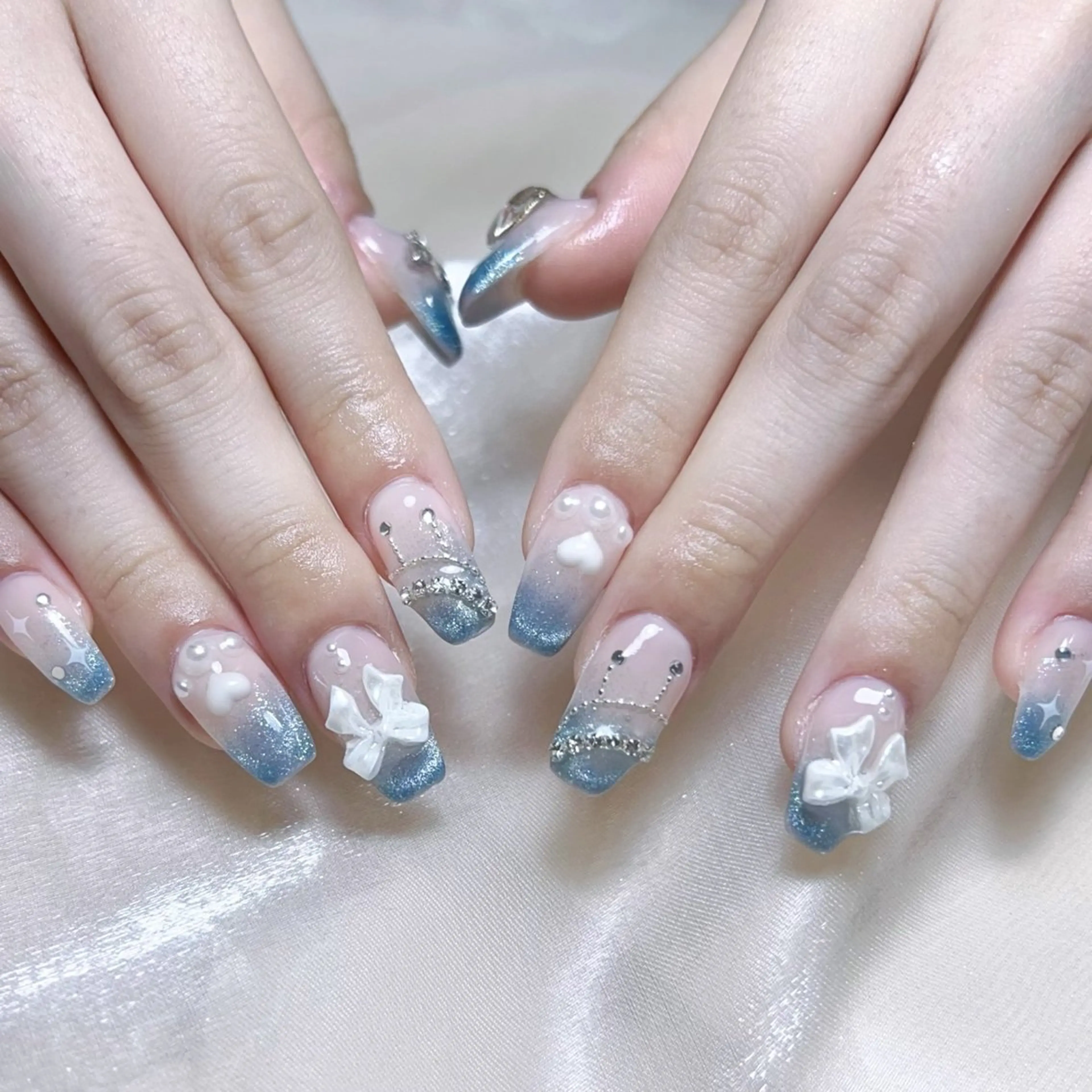 メンズ ネイル メンズ韓国風 アートネイル オーロラネイル ガーリー キラキラネイル ハンドネイル Nail salon 木にいるのネイルデザイン