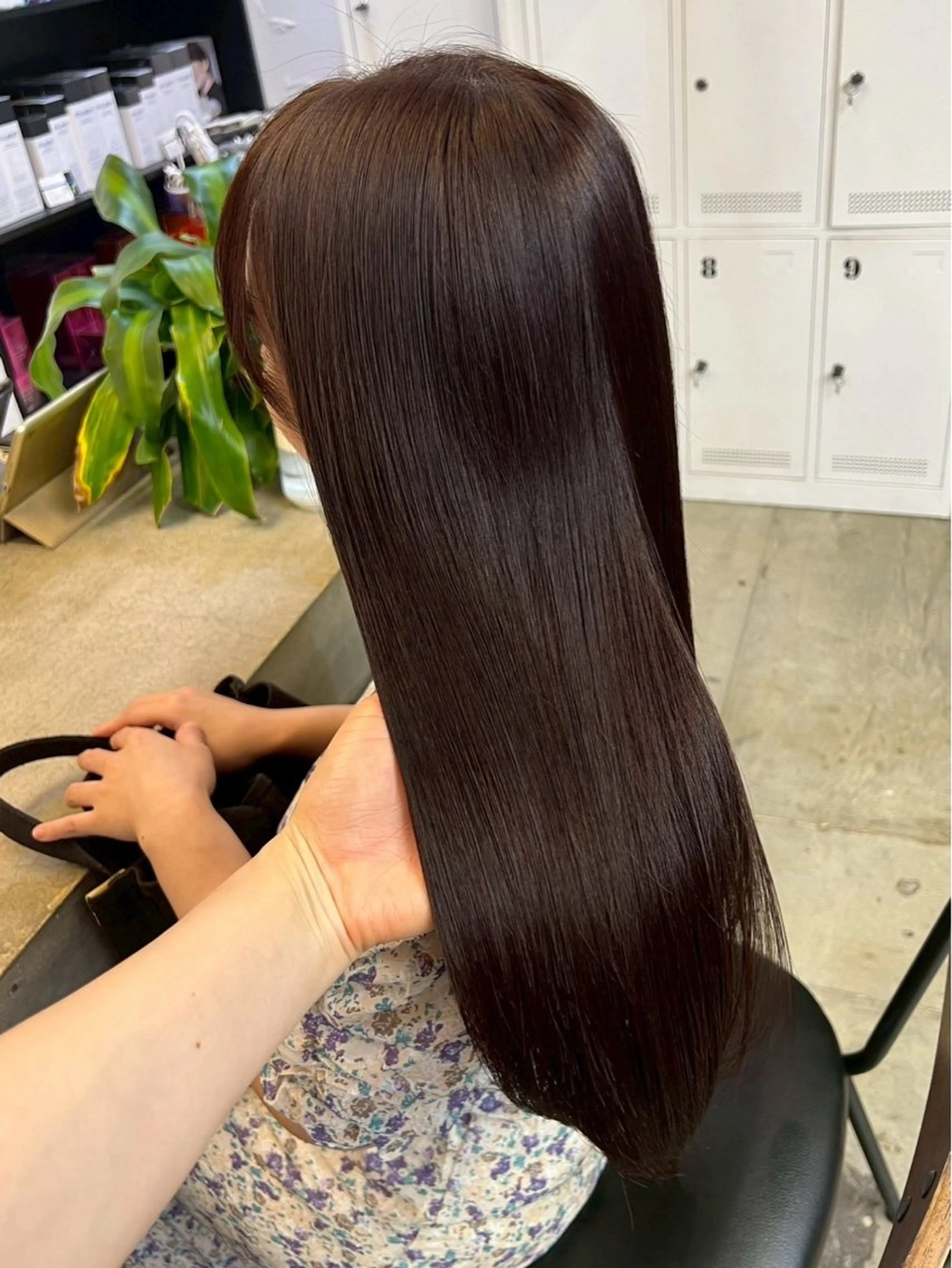 セミロング カラー カット トリートメント ヘアセット 艶カラー×レイヤー 🧙縮毛矯正/レオンのヘアスタイル