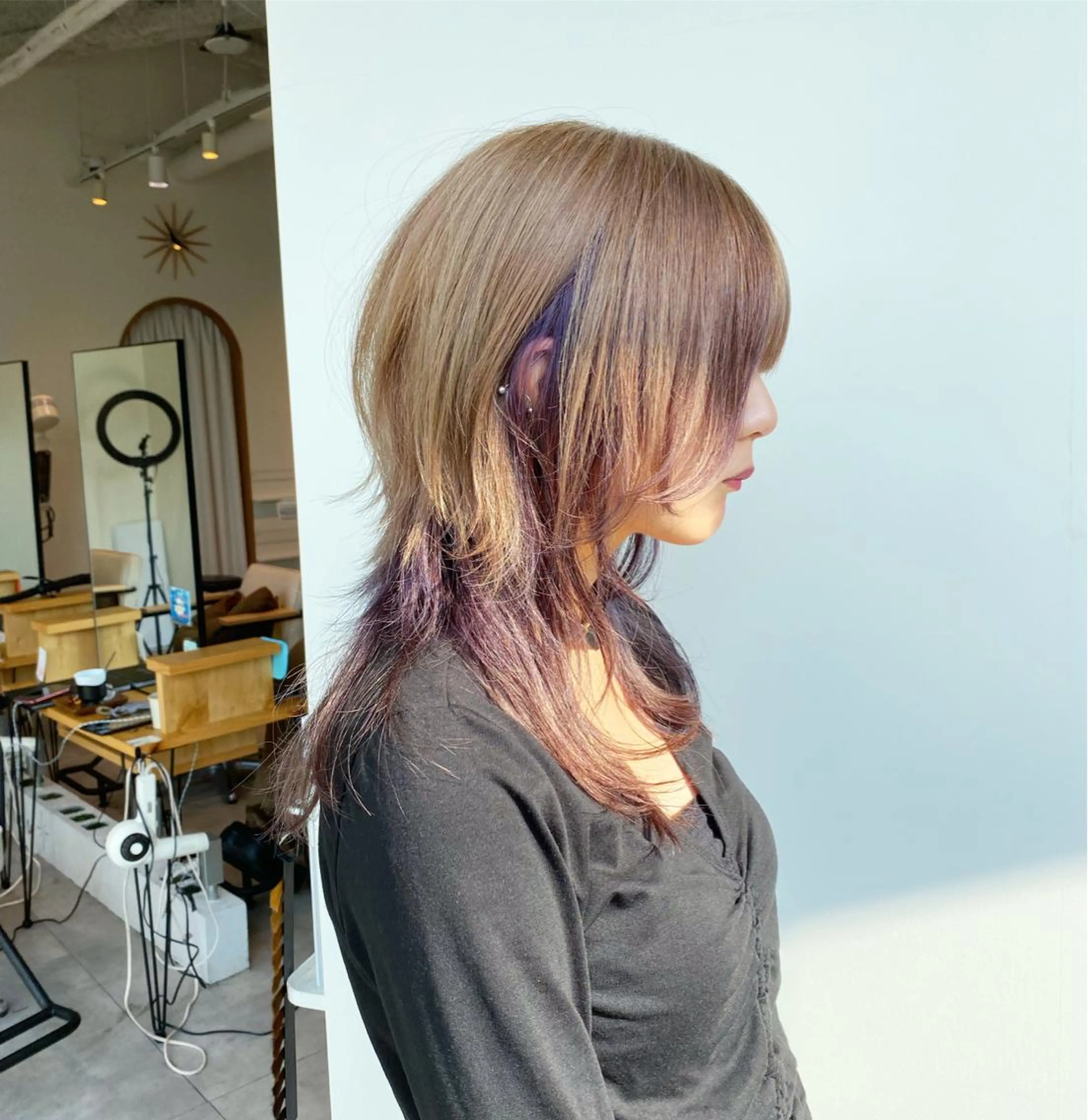 ミディアム カット ヘアカラー 大阪ウルフカット ハッシュカットのヘアスタイル