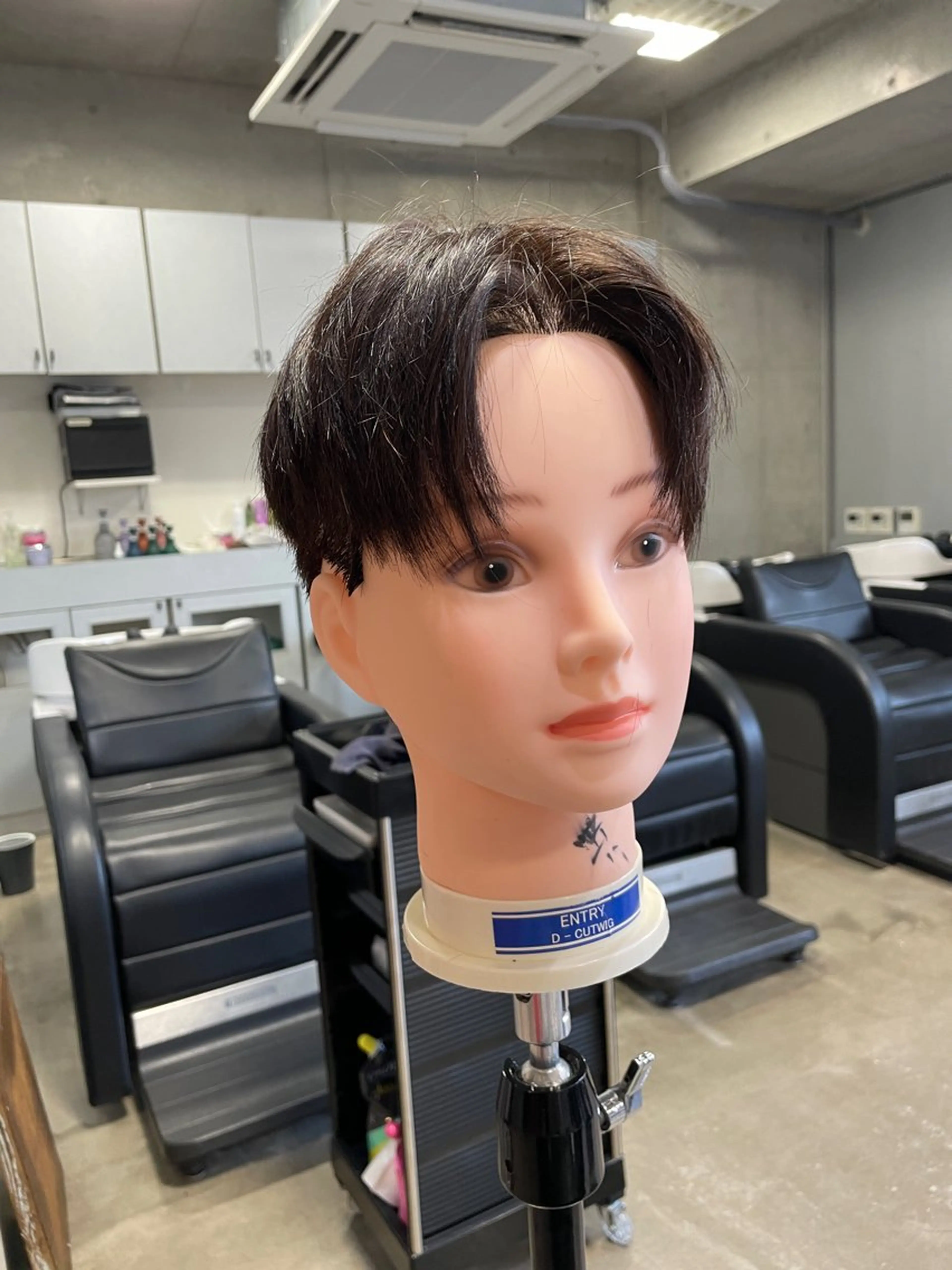 パーマ メンズ センターパート メンズ韓国風 メンズパーマ レイヤーハッシュカッ トカラー専門美容師のヘアスタイル