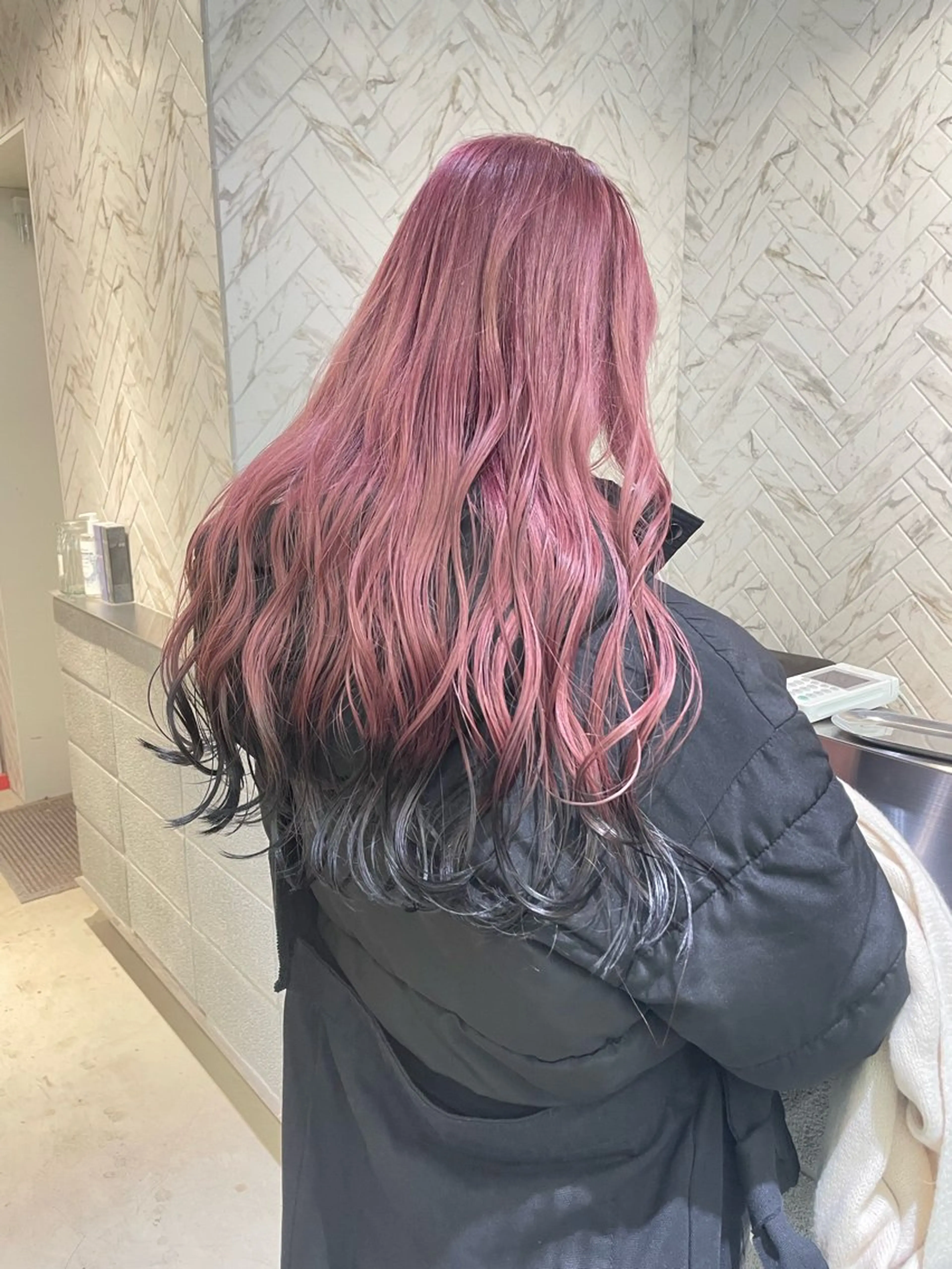 セミロング カラー ブリーチ 狐カラー カット ヘアカラー トリートメント ヘアセット 🎗井上 竜 ブリーチ指名No.1のヘアスタイル