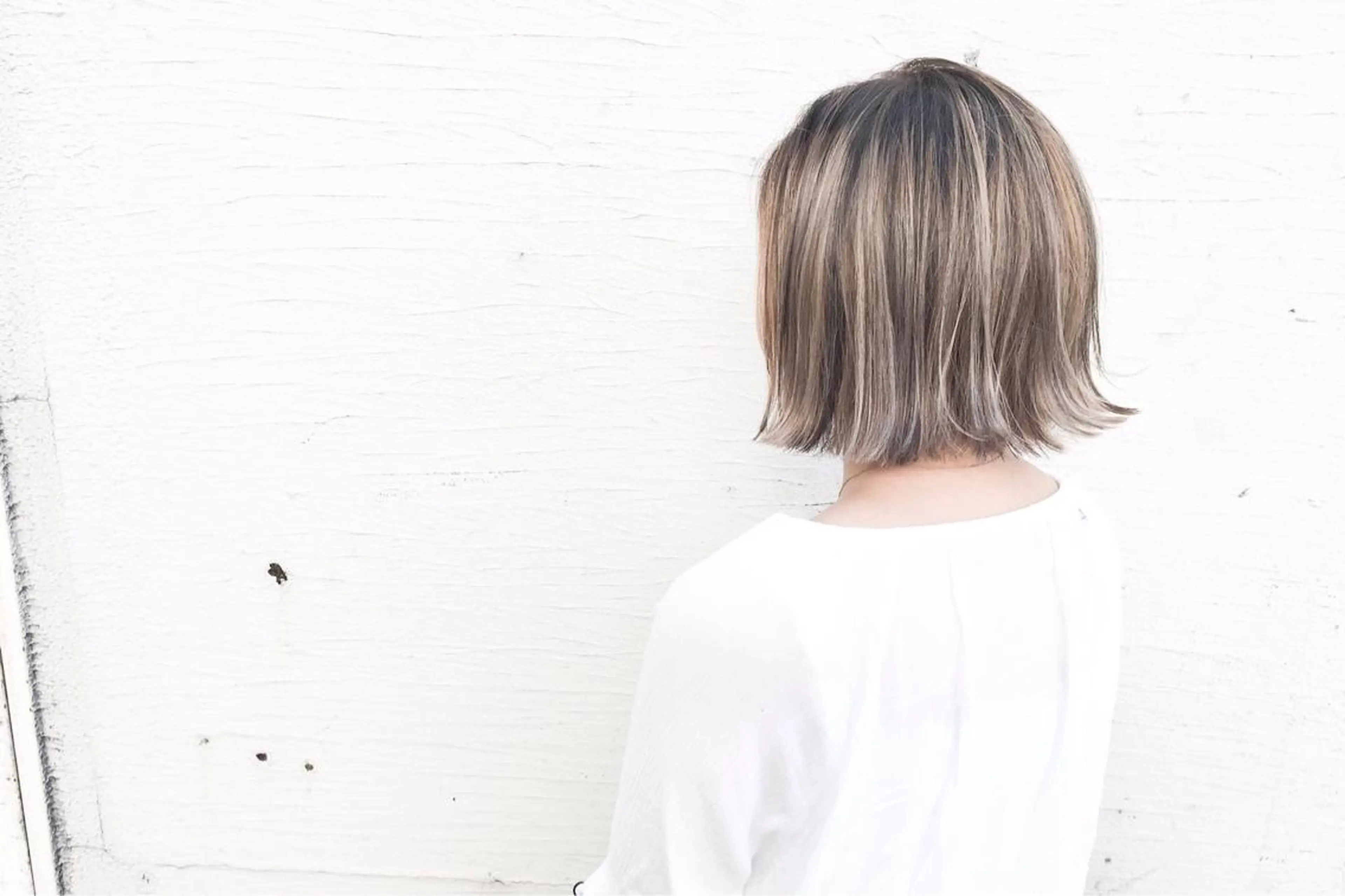 ショート カラー ヘアアレンジ 切りっぱなしボブ ベージュカラー ダブルカラー ハイライトカラー ハイトーンカラー ANBEL所属・ANBEL代表 西尾裕樹のヘアスタイル