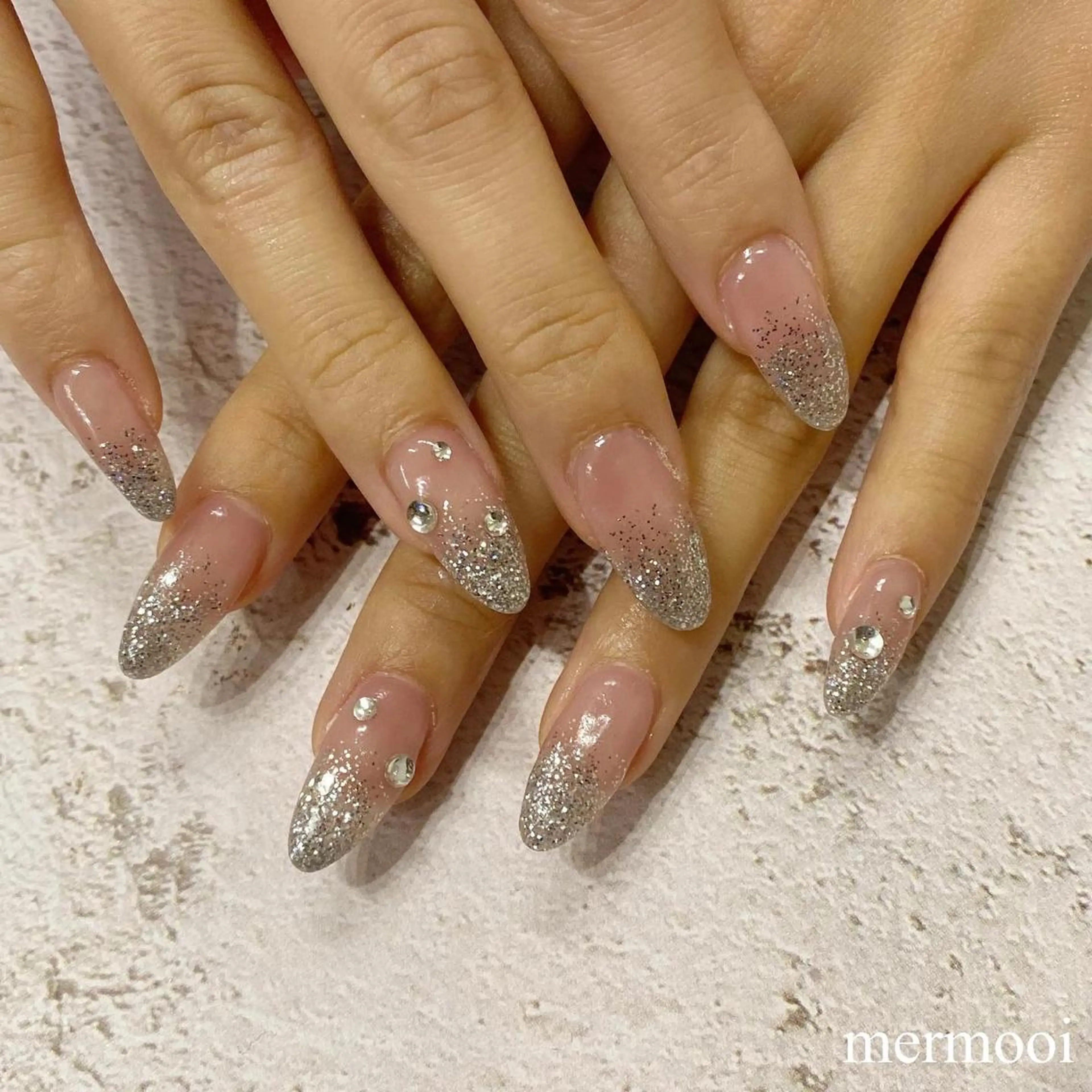 ネイル キラキラネイル 韓国ネイル ラメ(グリッター) ロングネイル ニュアンスネイル ハンドネイル mermooi nailのネイルデザイン