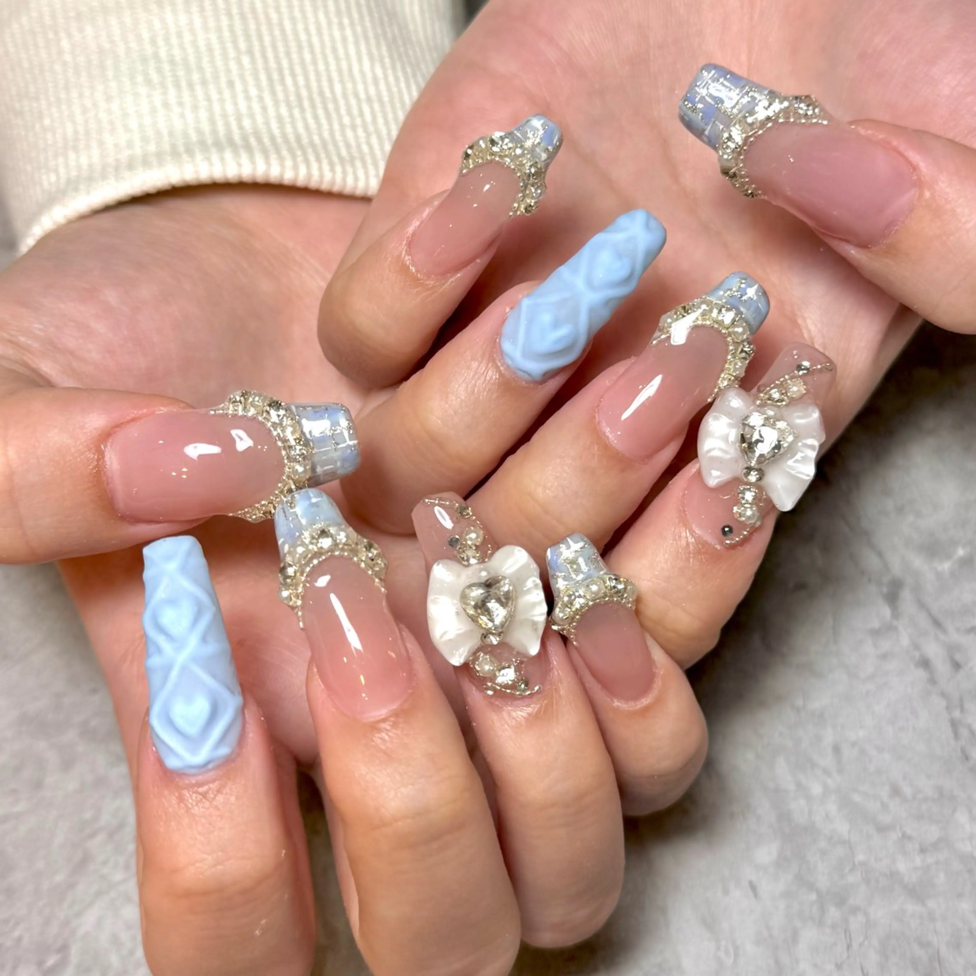 ネイル フレンチネイル ガーリー ハート キラキラネイル リボン ハンドネイル Nail Salon Lillion【リリオン】所属・lillion karenのネイルデザイン