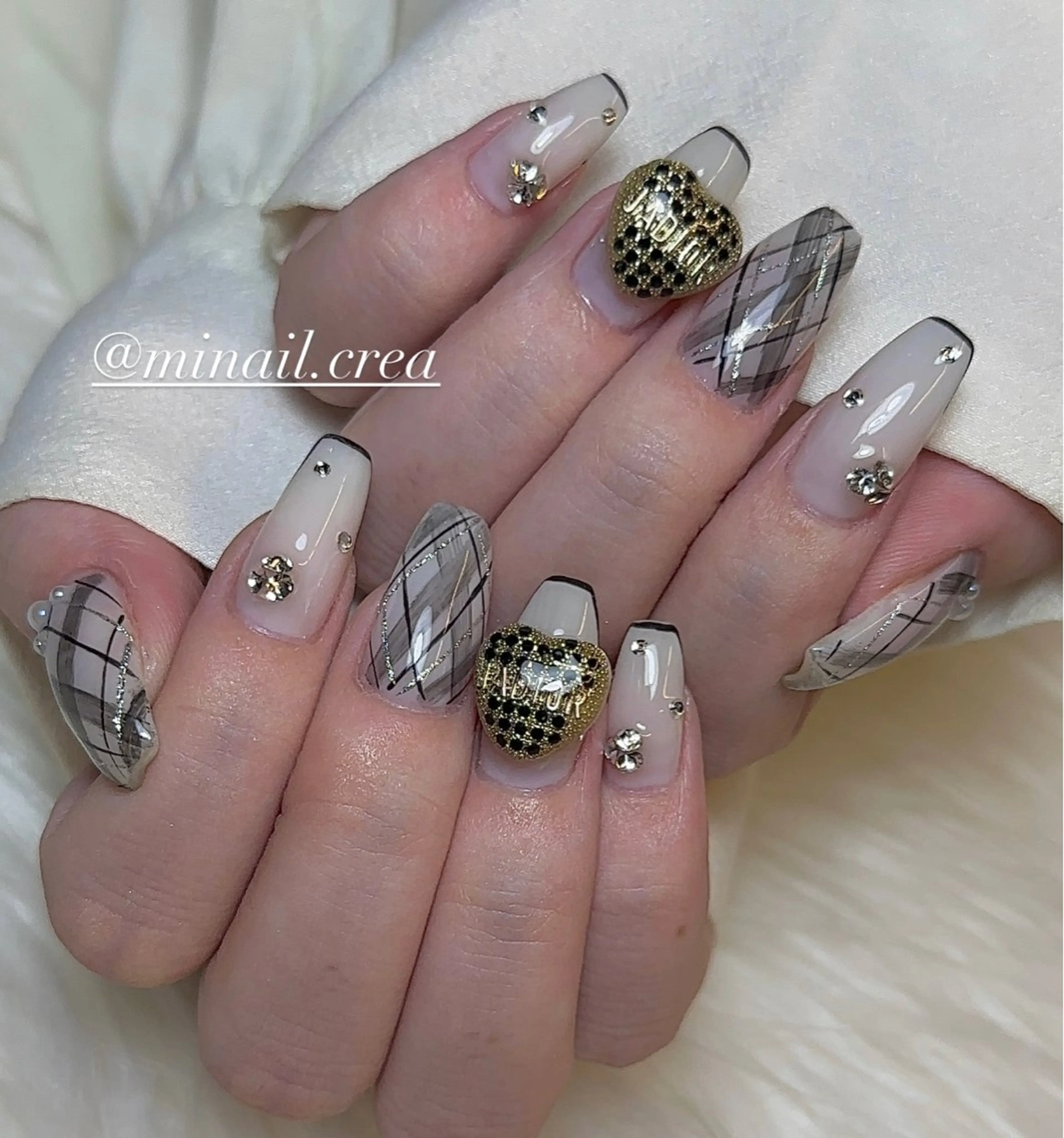 ネイル フレンチネイル キラキラネイル ロングネイル スカルプネイル ホワイト ハンドネイル CRéA　-private nailsalon-所属・CReA nailのネイルデザイン