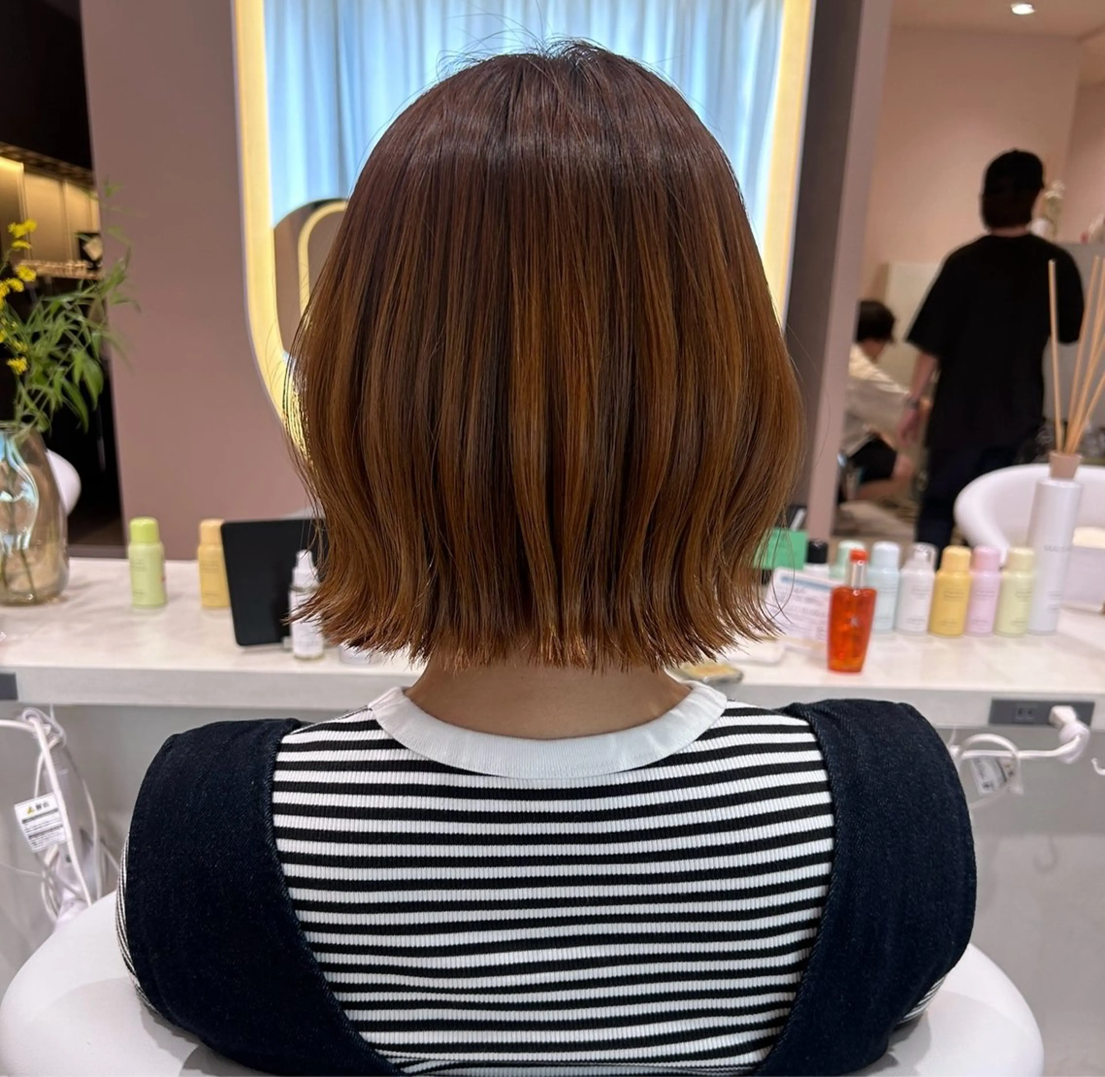 ショート ボブ sand yokohama所属・ほの/ボブ/透明感カ ラー/レイヤーカットのヘアスタイル