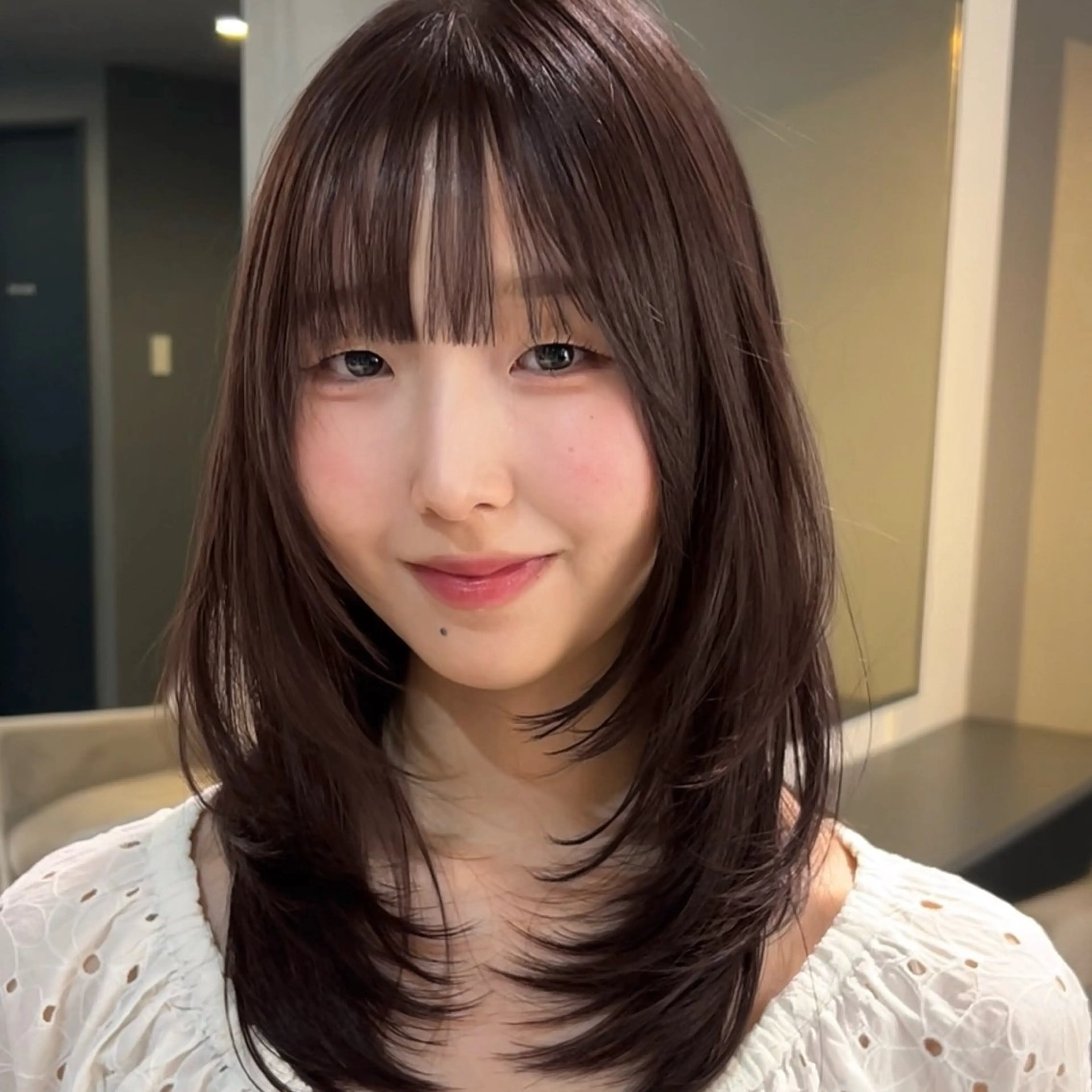 ミディアム 亀井 詩奈のヘアスタイル