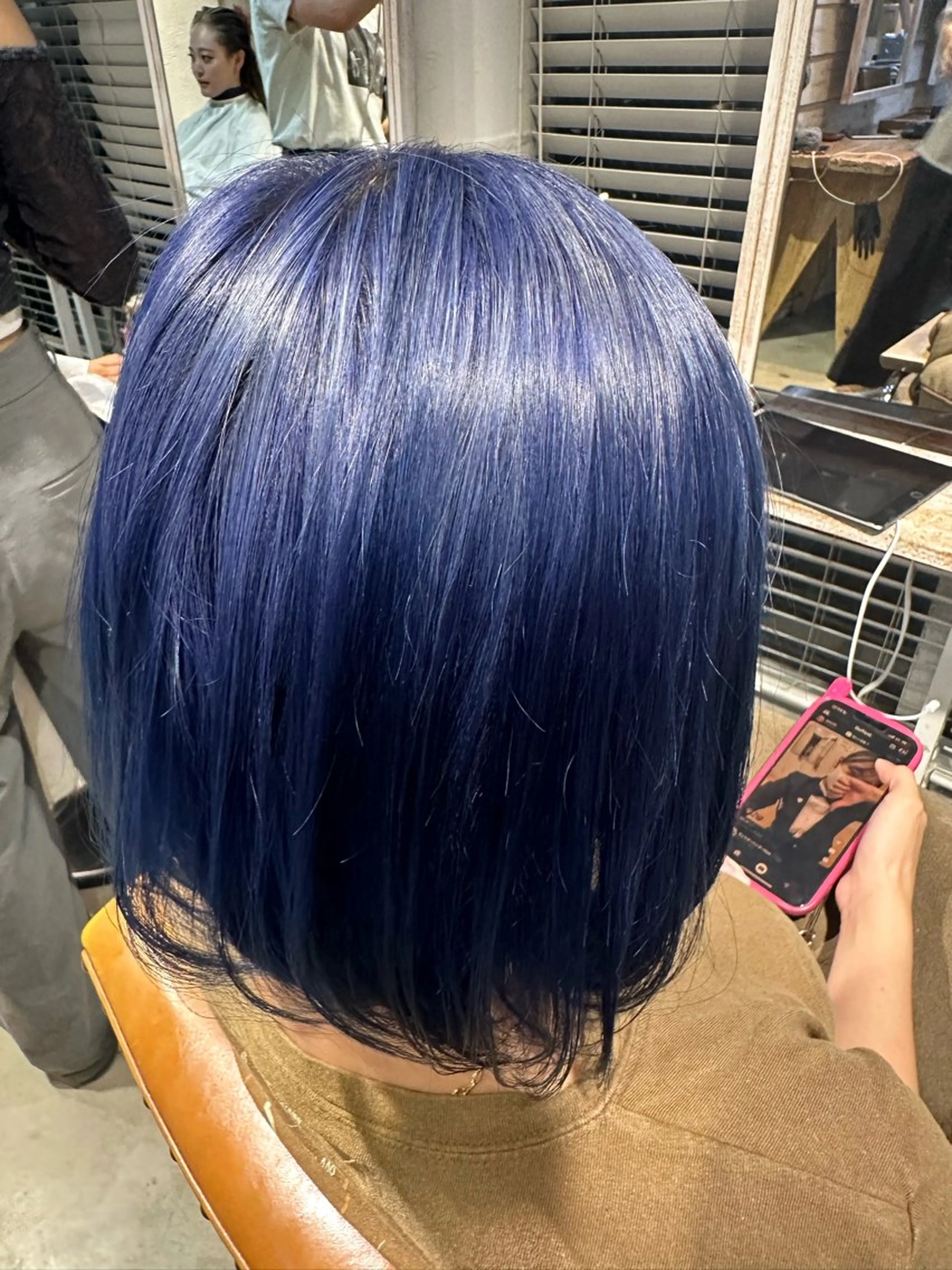 ショート カラー ブリーチ ブルーカラー ネイビーカラー ハイトーンカラー が絶対可愛い✨泰聖✨のヘアスタイル