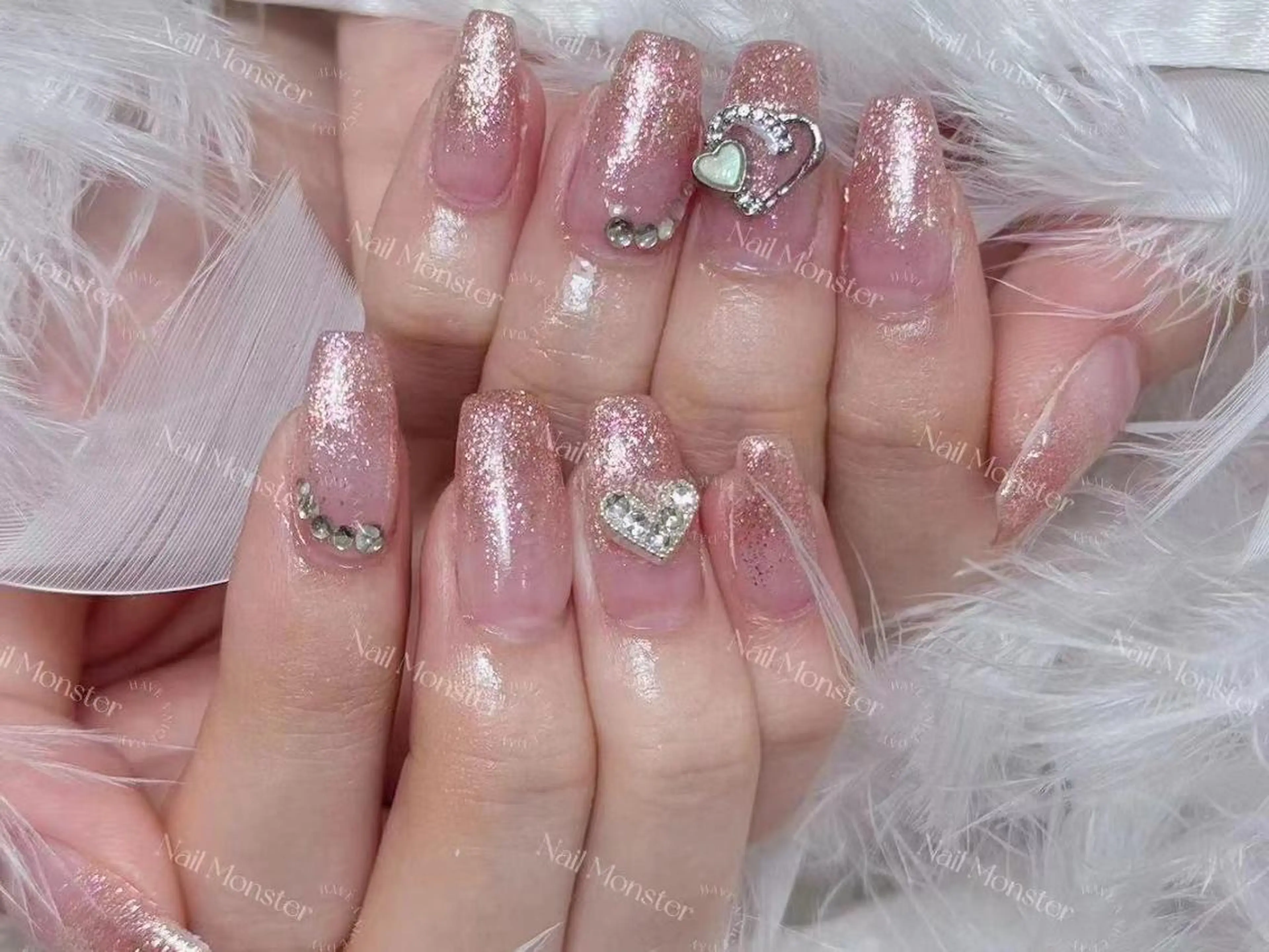 ネイル アートネイル オーロラネイル ガーリー キラキラネイル 韓国ネイル Nail Monsterのネイルデザイン