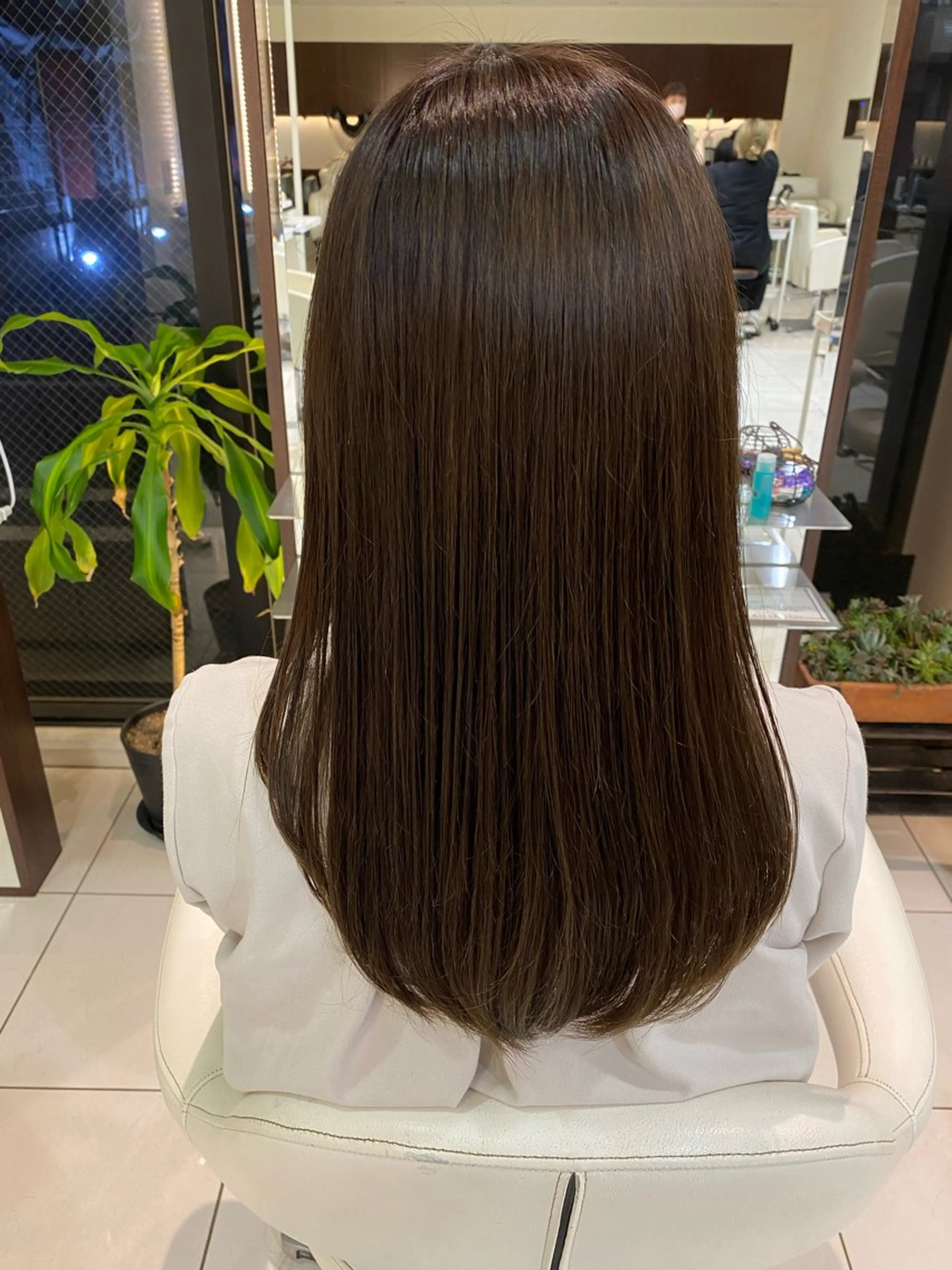 カラー ベージュカラー オリーブベージュ 内山 歩美のヘアスタイル
