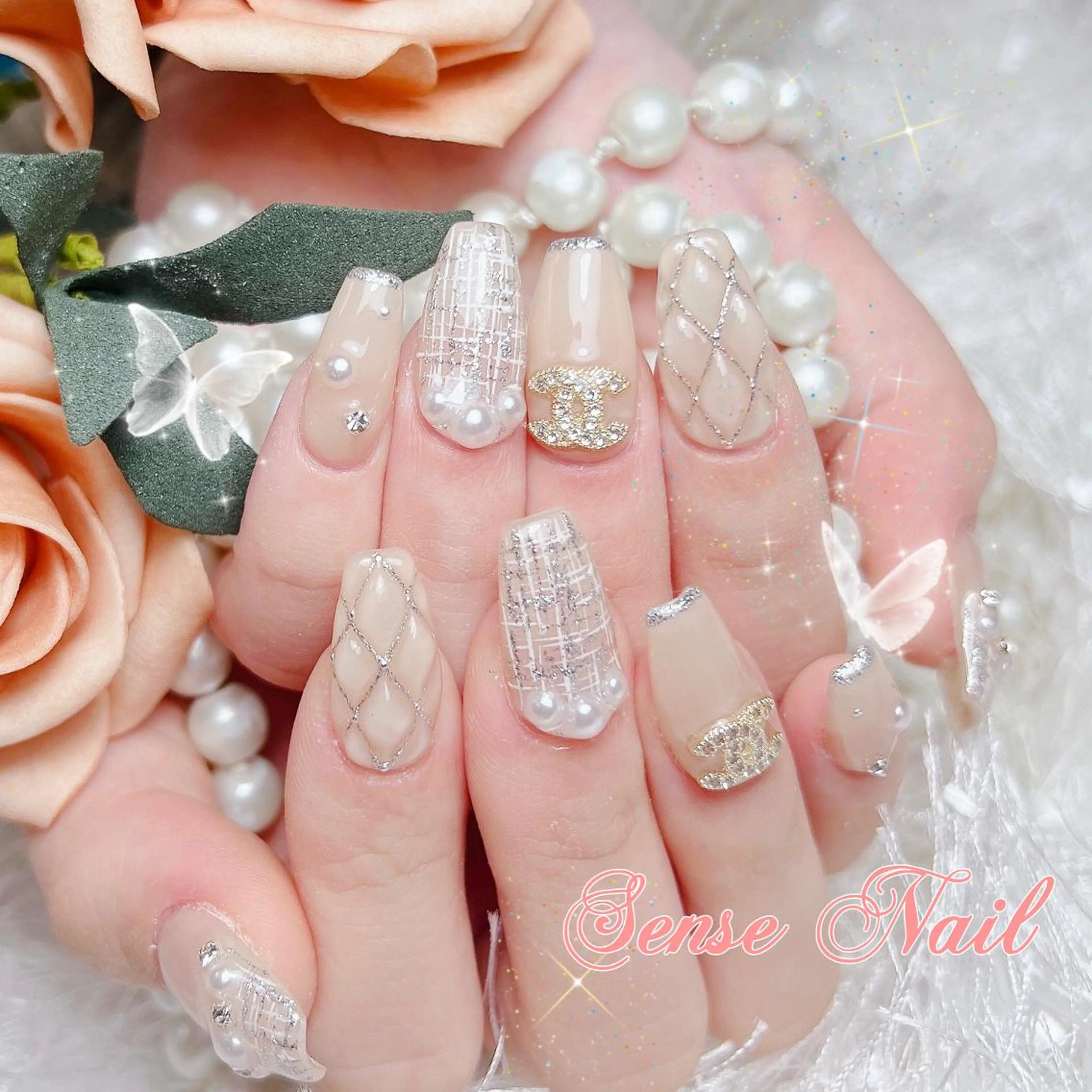 ネイル ハンドネイル ハンドケア Queenie 🦋のネイルデザイン
