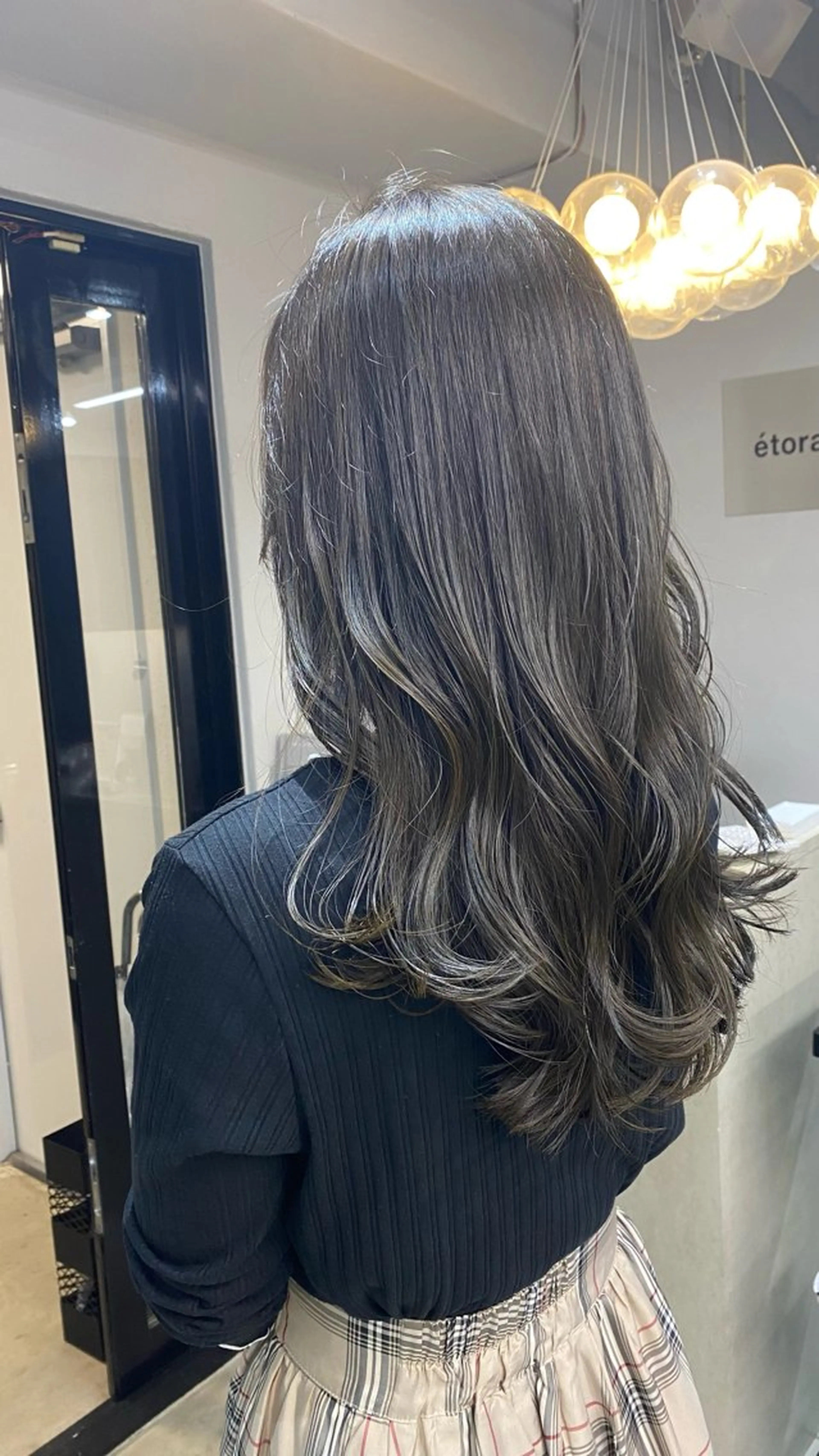 ロング カラー 透明感カラー グレージュ オリーブグレージュ オリーブグレー カット ヘアカラー トリートメント 佐藤 侑哉のヘアスタイル