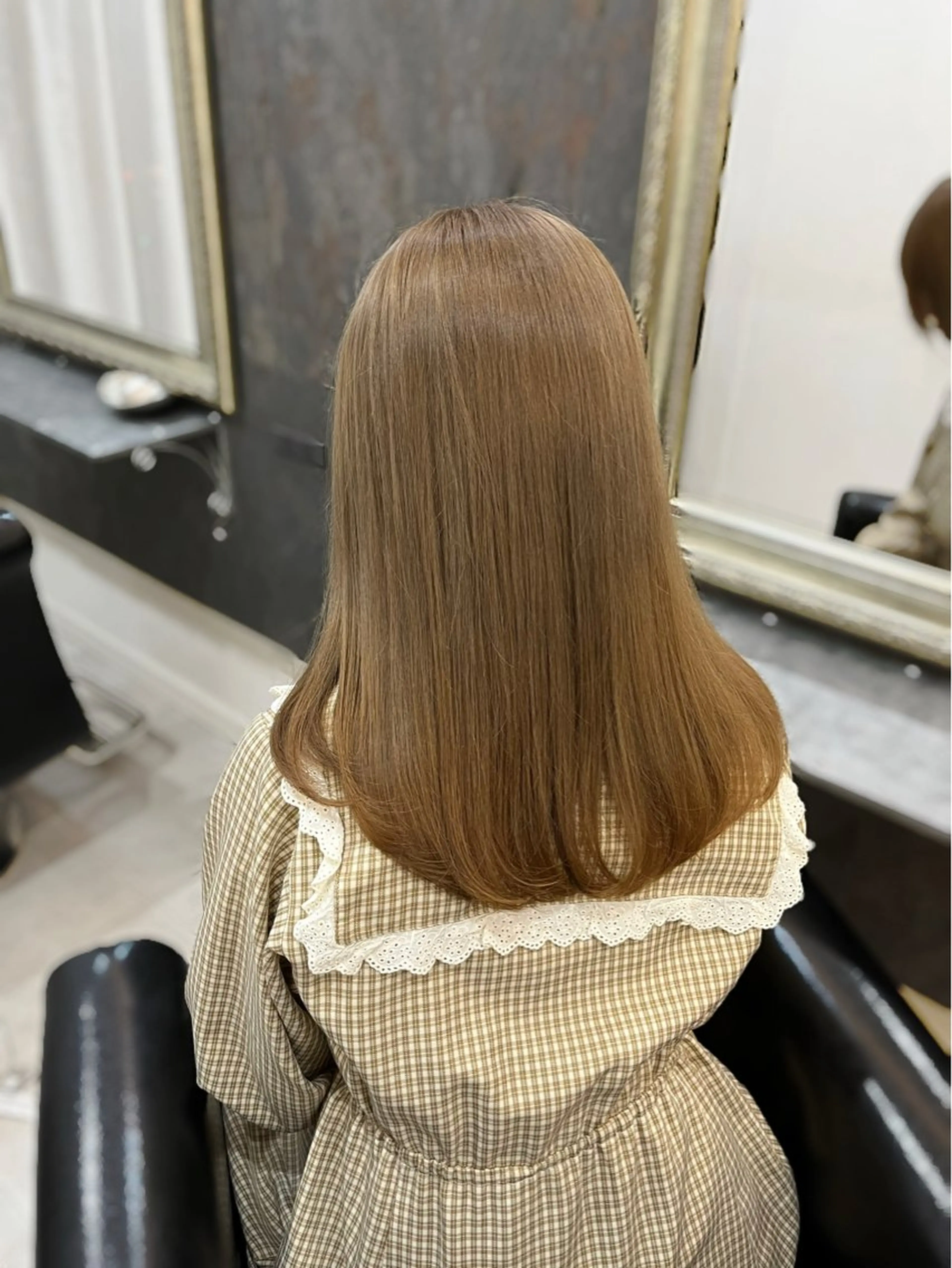 セミロング カラー ベージュカラー ブリーチ ヘアカラー トリートメント ユナ🎀レイヤー /韓国/ハイトーンのヘアスタイル
