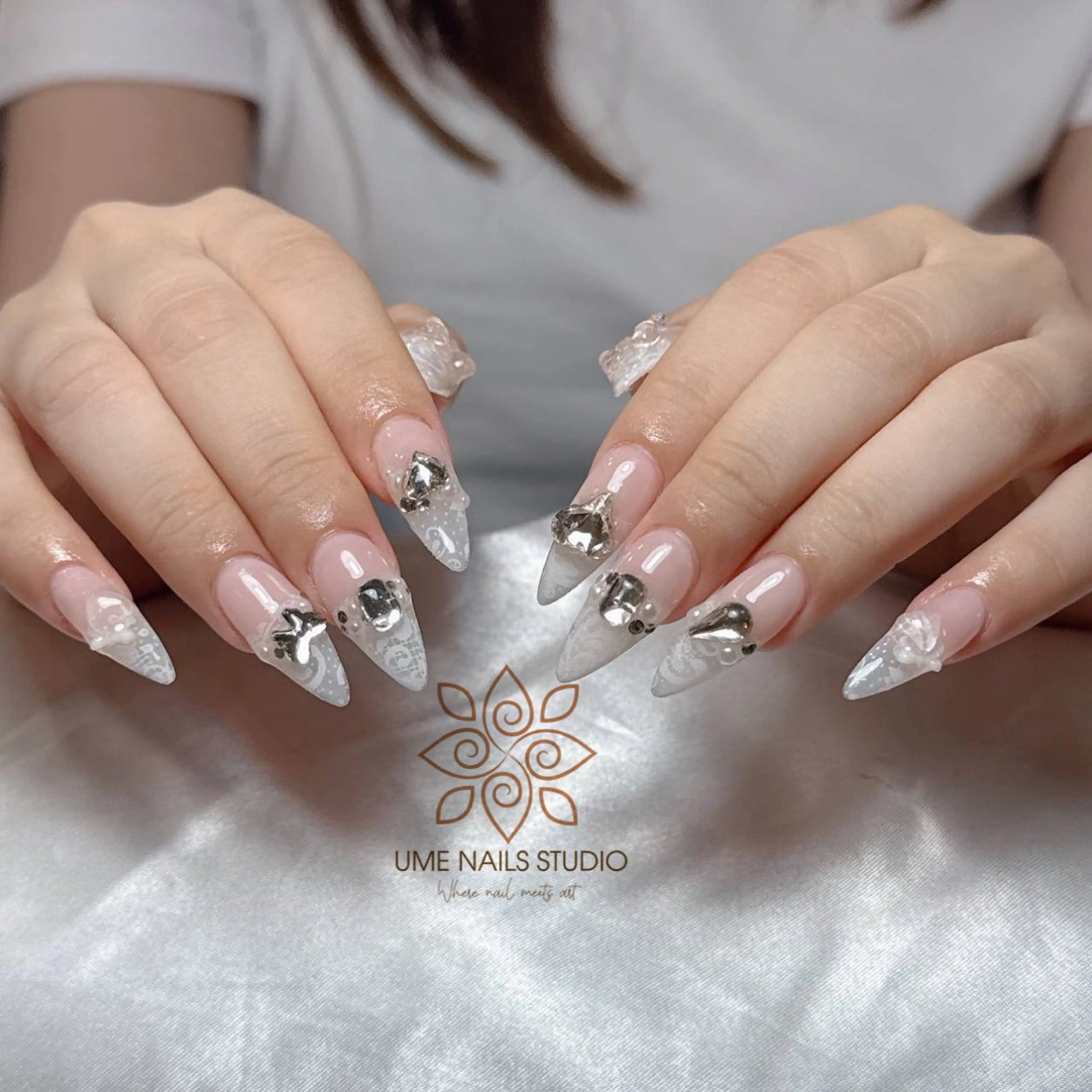 ネイル チークネイル クリアネイル ガーリー キラキラネイル 韓国ネイル ハンドネイル Ume Nail Studioのネイルデザイン