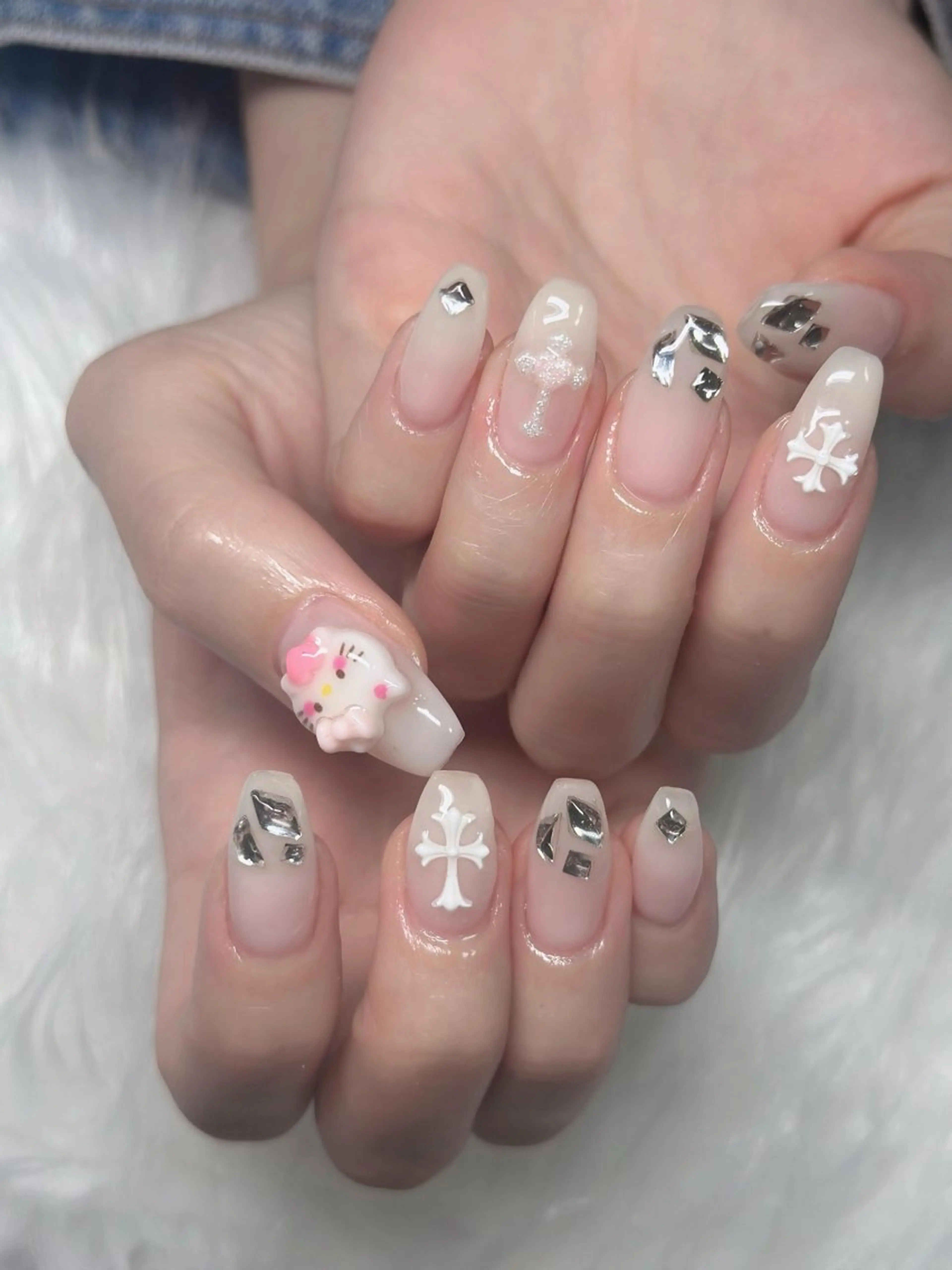 ネイル オーロラネイル フレンチネイル ジェルネイル ハロウィン キラキラネイル H.baby Nail Salon所属・H.baby Nail Salonのネイルデザイン