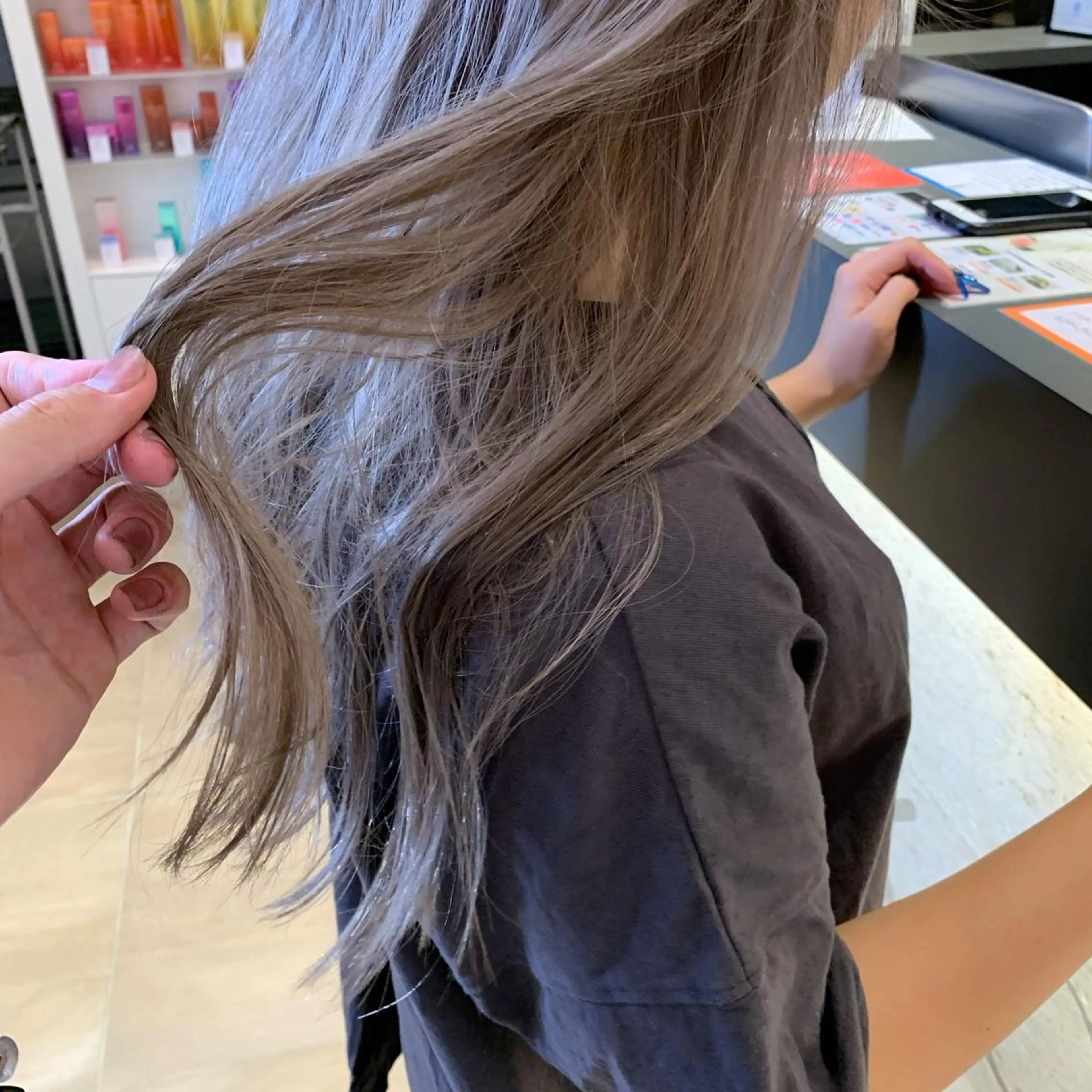 ロング カット ヘアカラー ✨10000円以内で 叶う艶髪✨のヘアスタイル