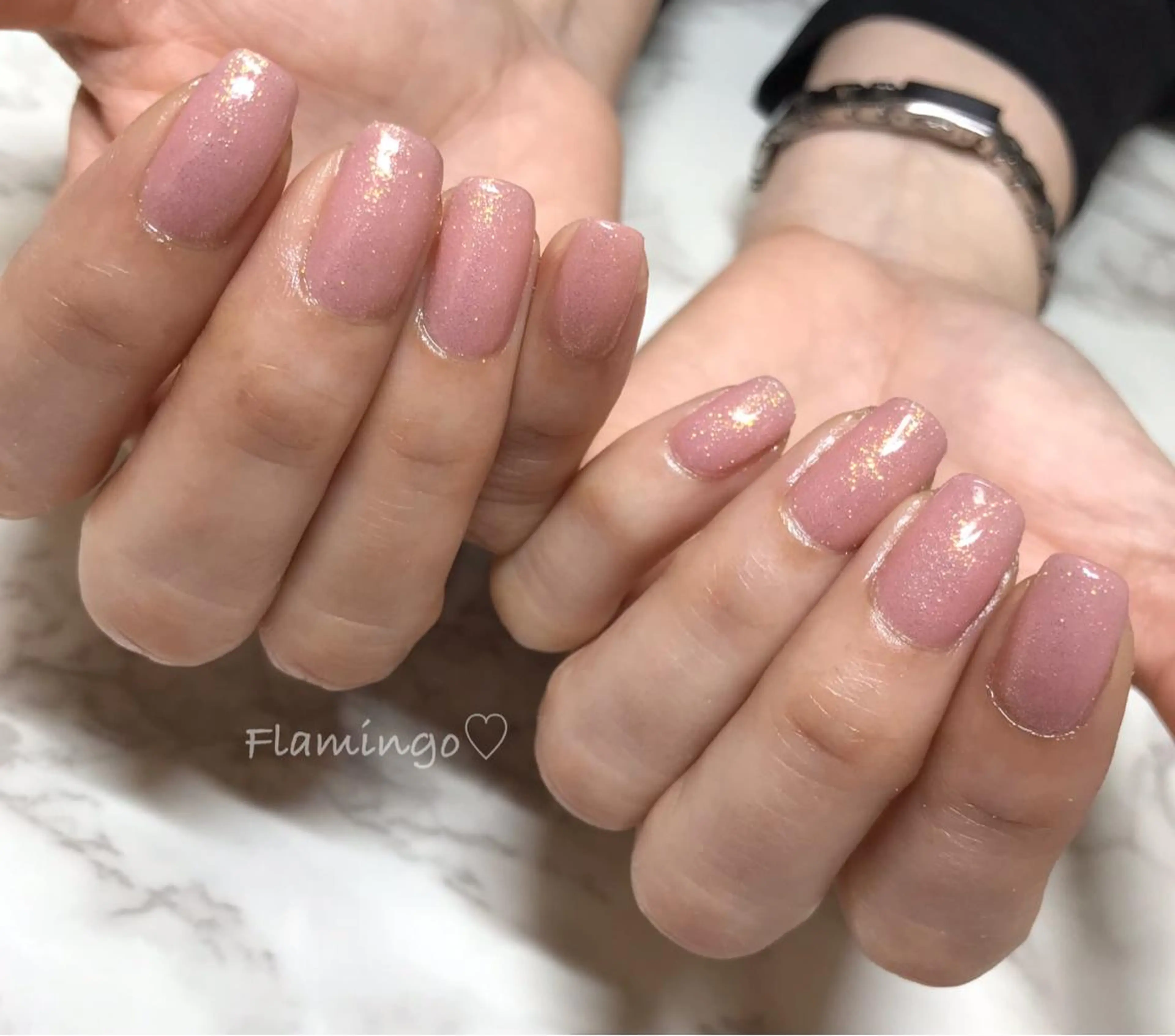 ネイル ジェルネイル キラキラネイル ラメ(グリッター) オフィスネイル シンプルネイル シンプル／上品／爪育 ☺︎Flamingoのネイルデザイン
