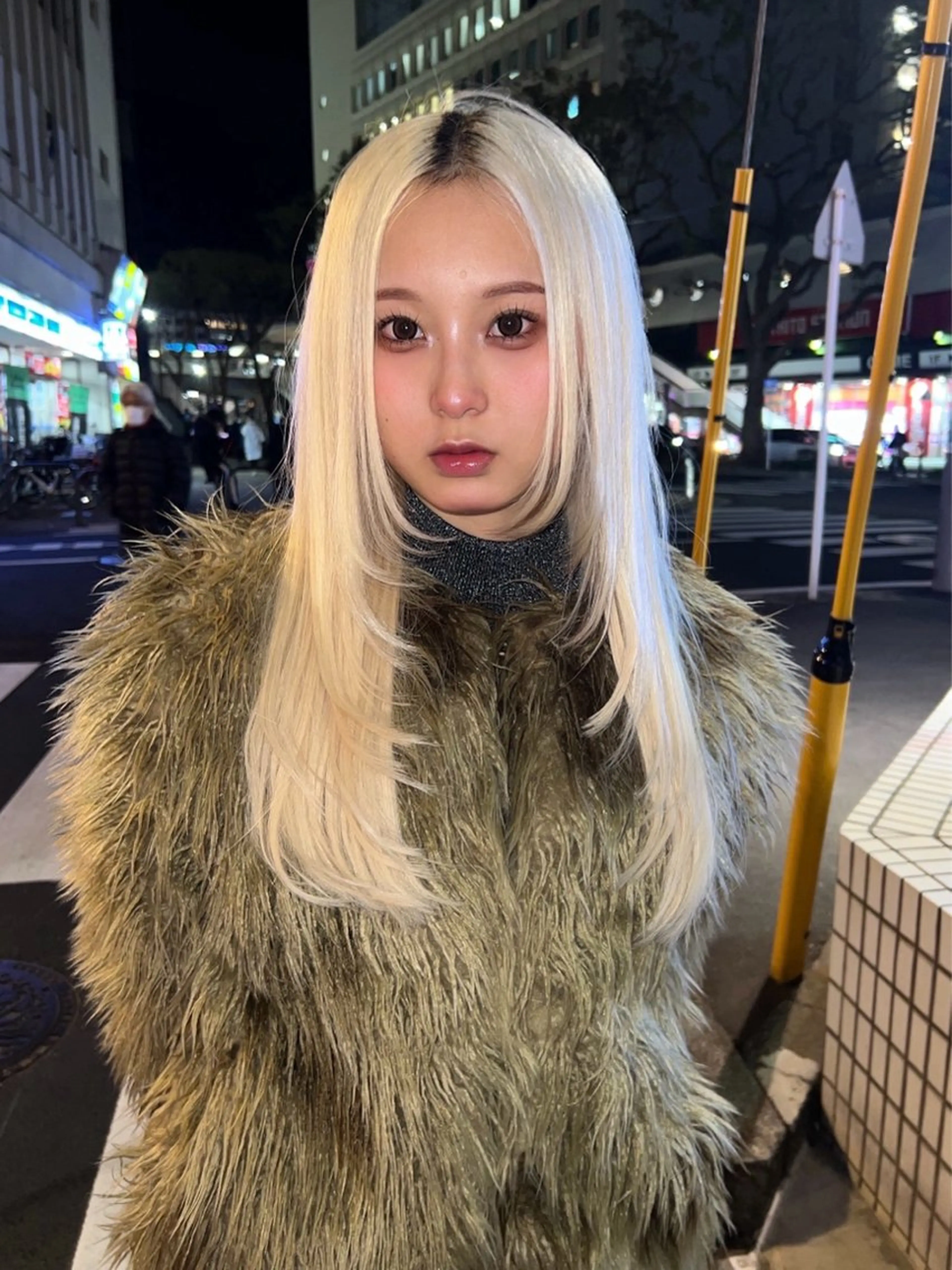ロング 顔まわりレイヤー 顔周りカット レイヤーカット レイヤーカット/ Riku🪐のヘアスタイル