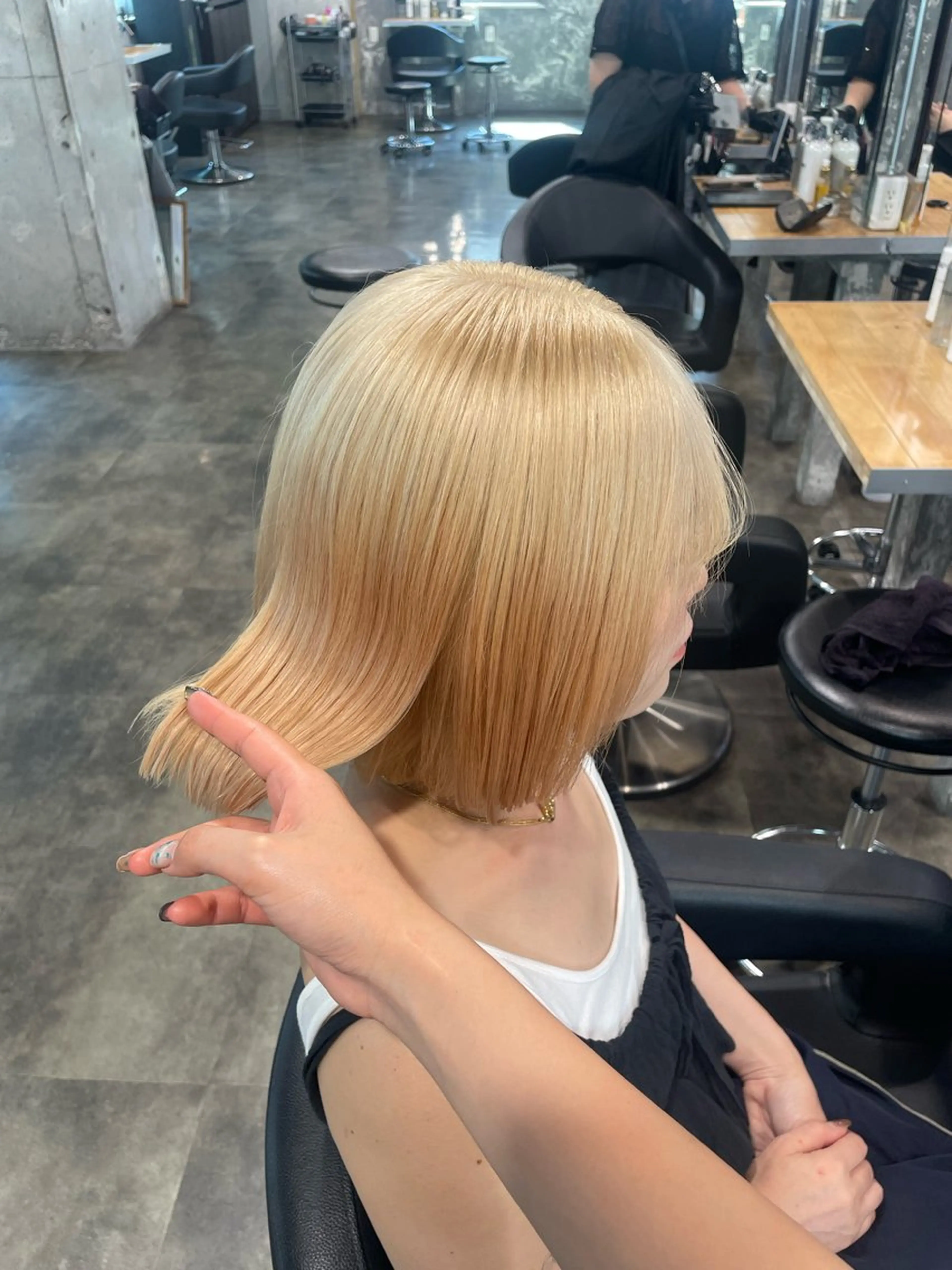 ショート カラー ヘアカラー ハイトーンブロンド 横浜💞ミオのヘアスタイル
