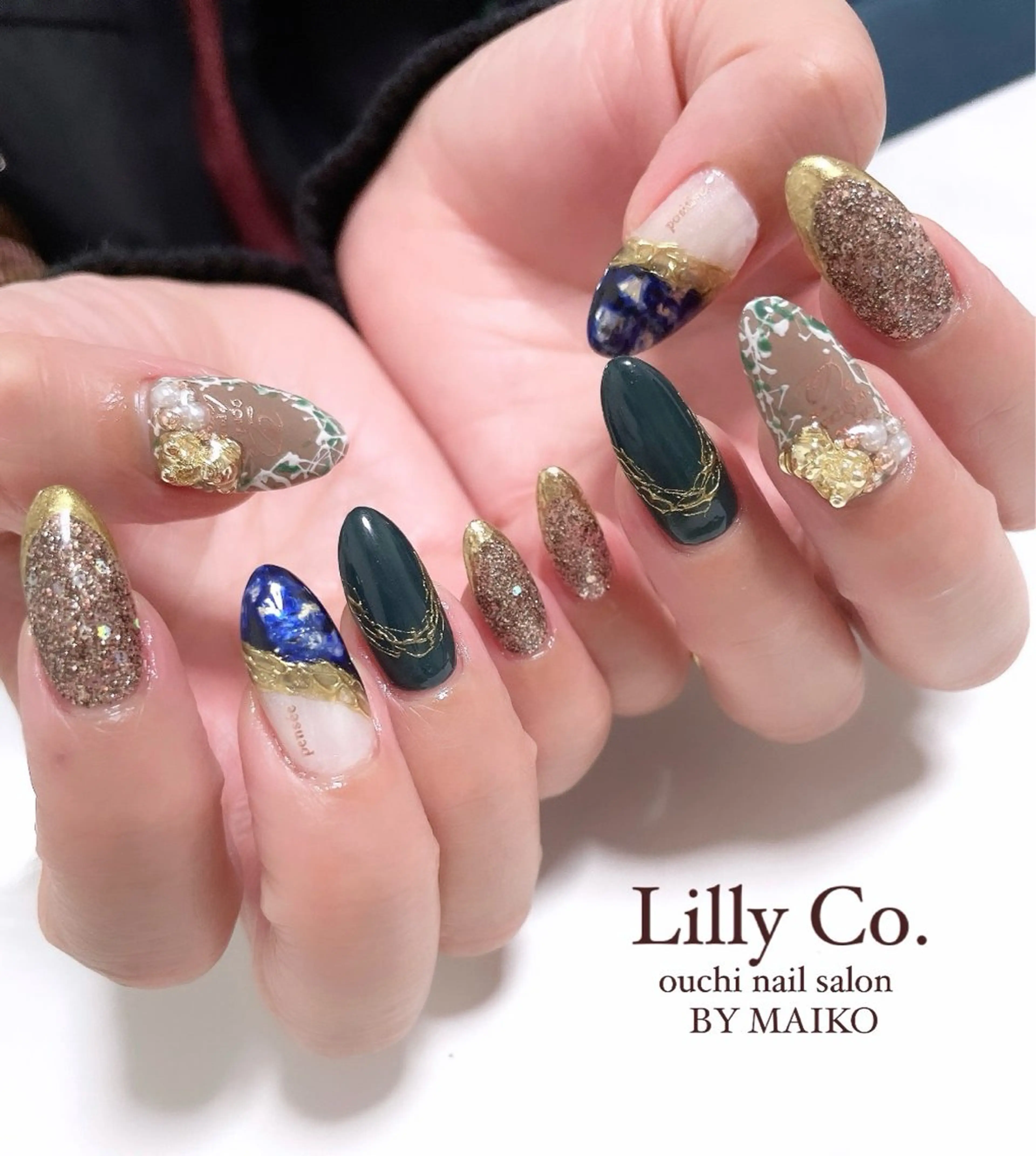 ネイル 冬ネイル クリスマス ハンドネイル ハンドケア Lilly Co.のネイルデザイン