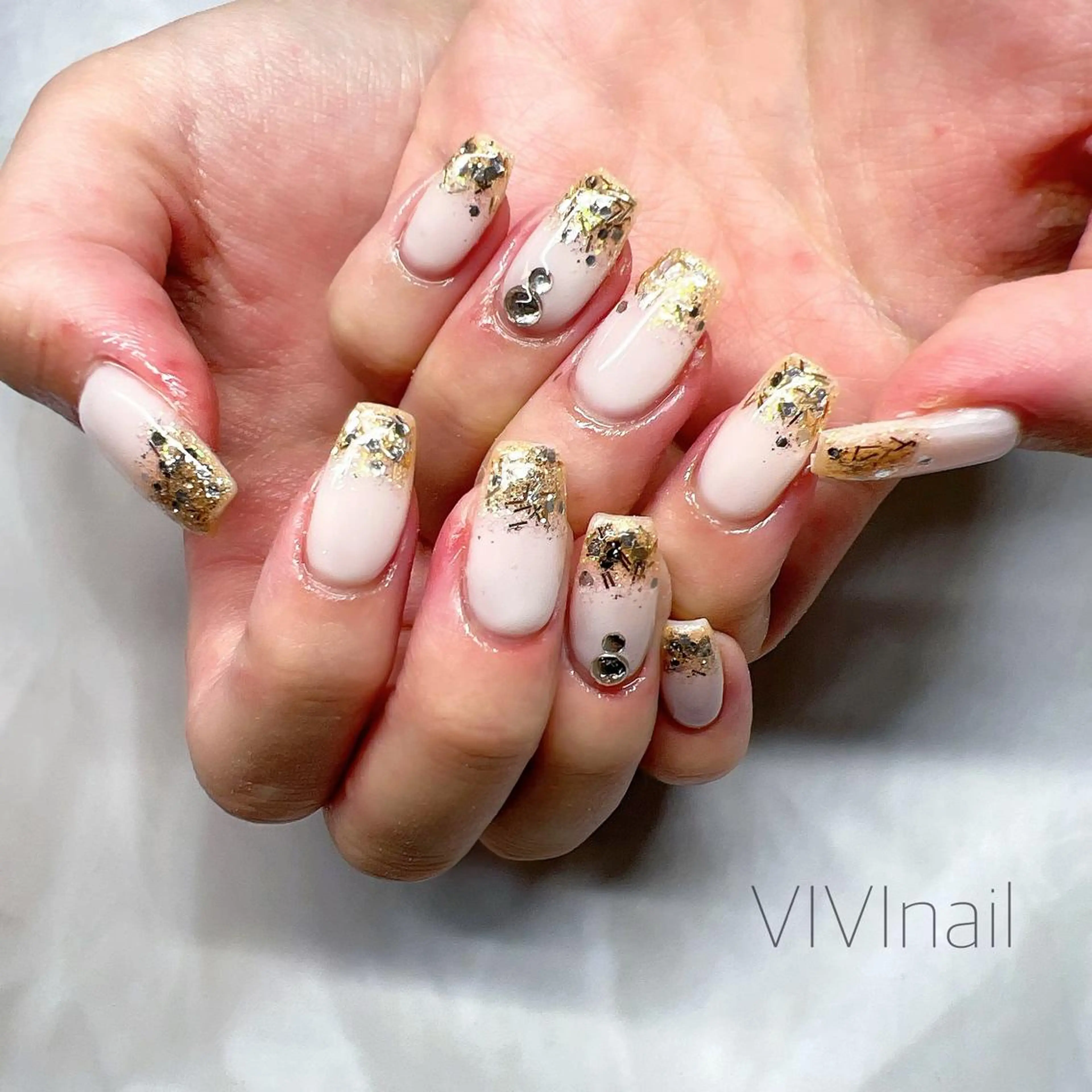 ネイル ラメ(グリッター) ラメグラデーション ハンドネイル vivi nailのネイルデザイン