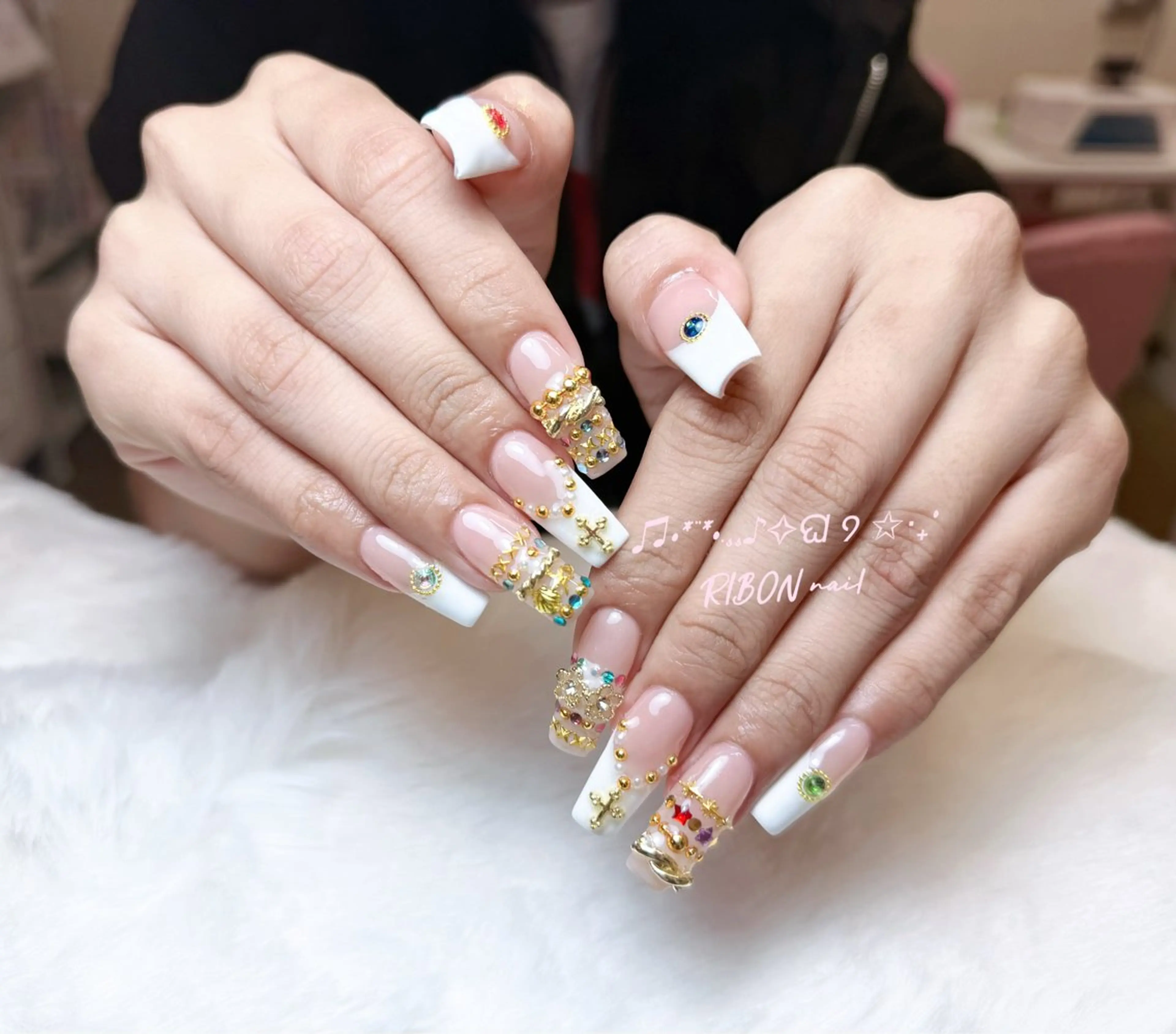 ネイル アートネイル 成人式 長さ出し キラキラネイル ロングネイル ハンドネイル RIBONネイルサロン所属・RIBON nail salonのネイルデザイン