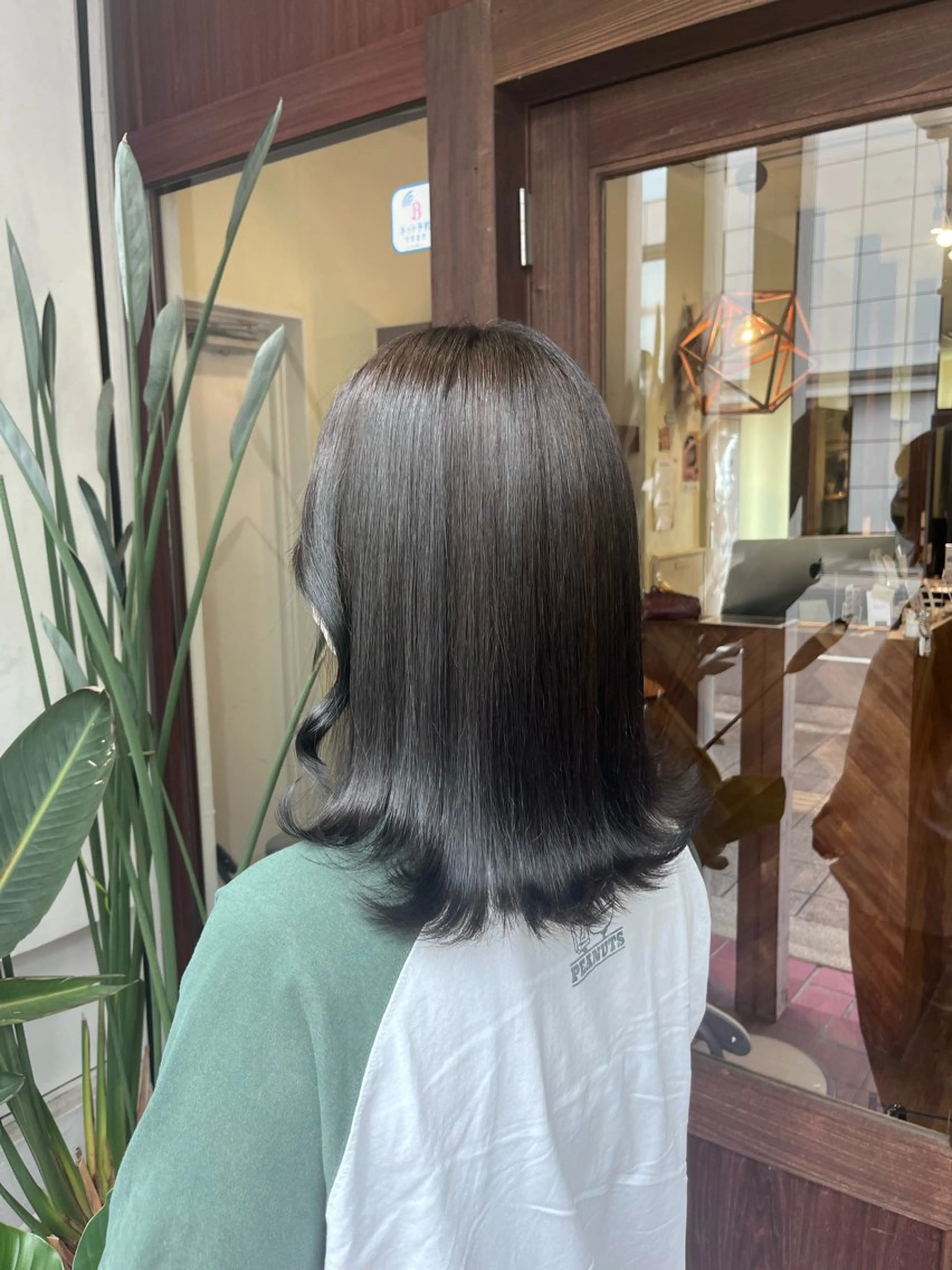 ミディアム アッシュ 角田 満帆のヘアスタイル