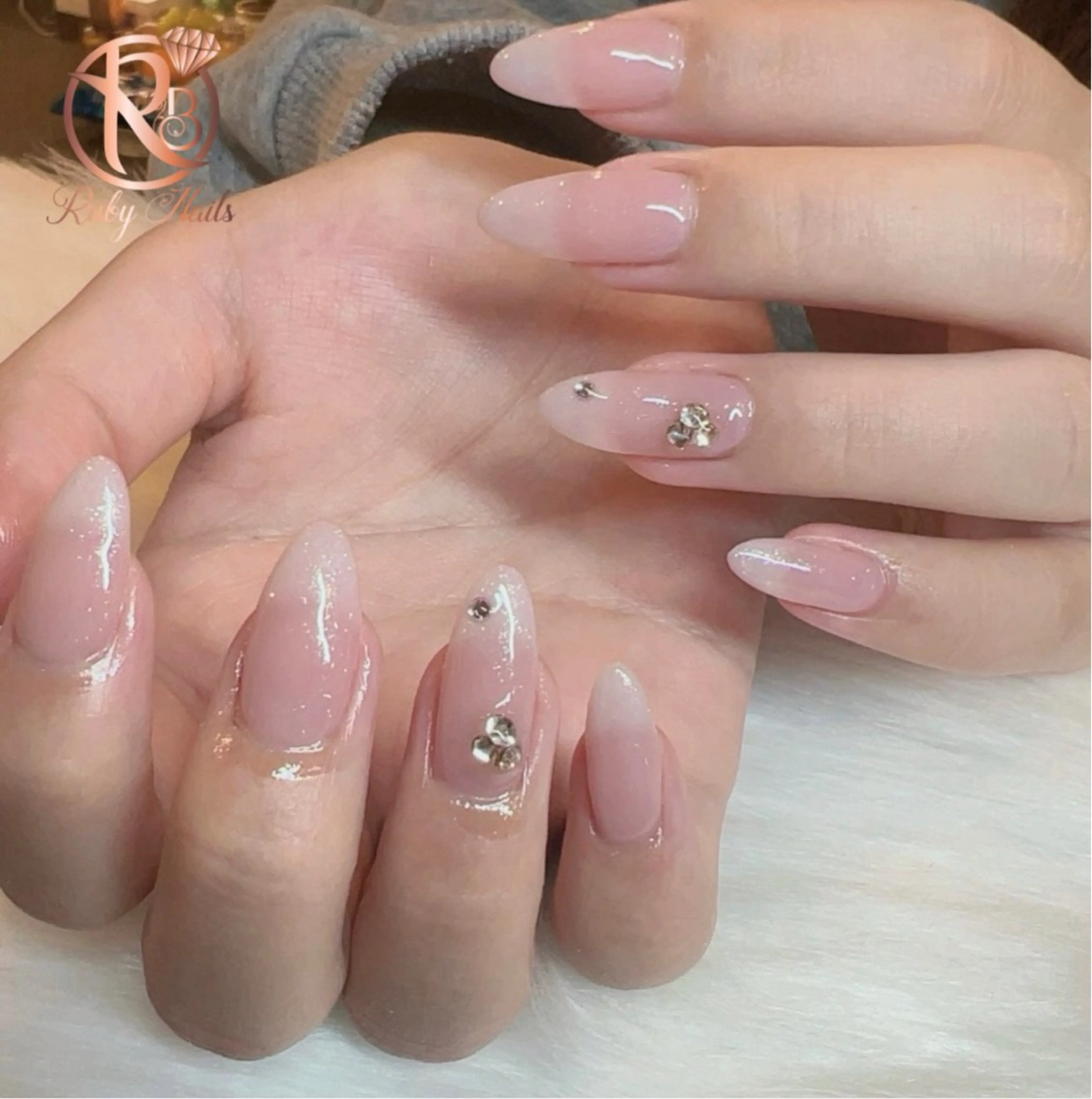 ネイル グラデーション キラキラネイル ピンク 春ネイル ワンホンネイル ハンドネイル RUBY Nail 日暮里店のネイルデザイン