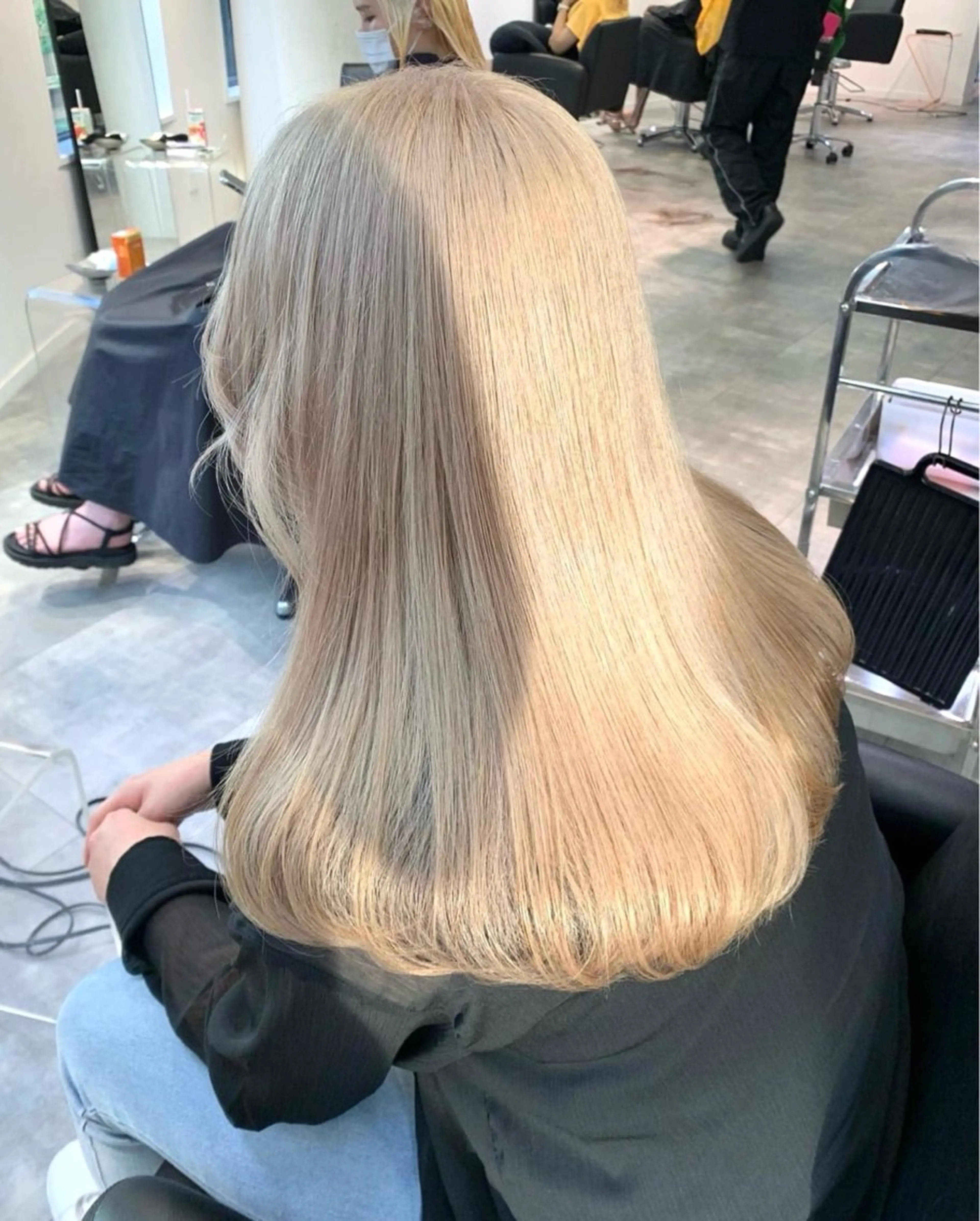 19:00-限定メニュー❗️料金半額🖇️ハイトーンカラー🖇️撮影可能モデルの写真