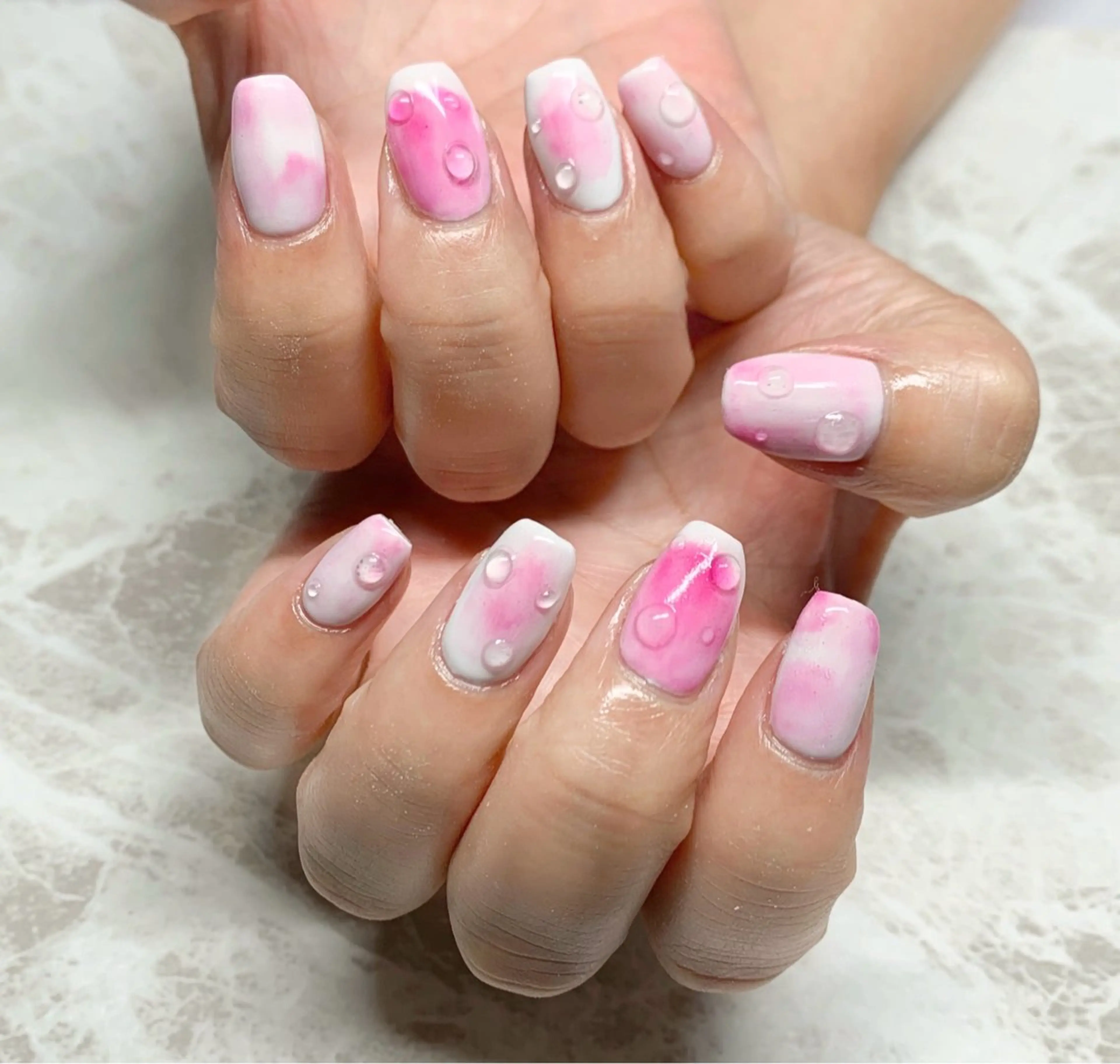 ネイル 氷ネイル・うるうるネイル 韓国ネイル ワンホンネイル ハンドネイル AKnail所属・cheri nailのネイルデザイン