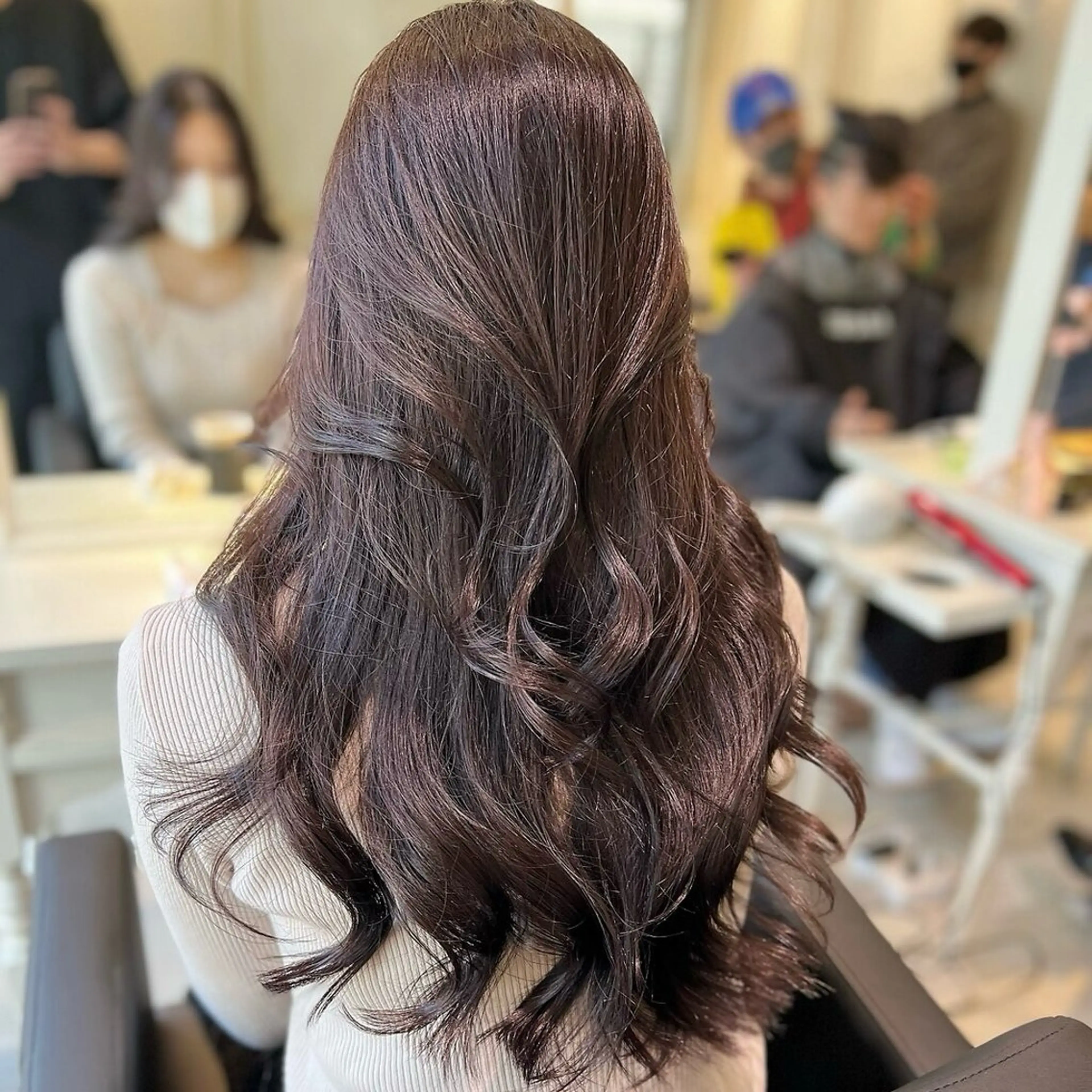 セミロング カラー ヘアカラー 🩷 レナ 🩷のヘアスタイル