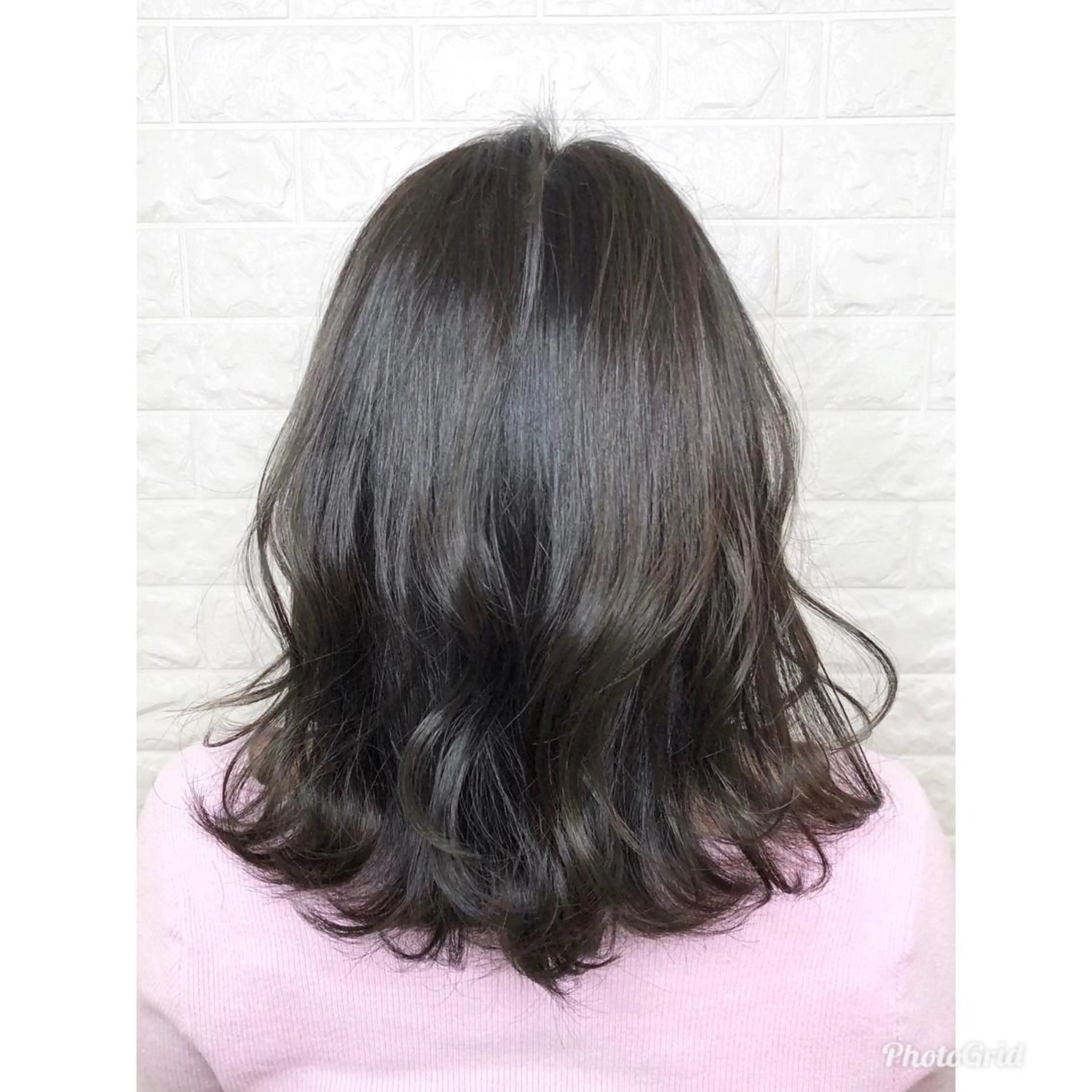 ミディアム カラー アッシュ アッシュブラウン ブリーチ ブラウンカラー 透明感カラー KIZU 髪質改善 オカルト怪談のヘアスタイル