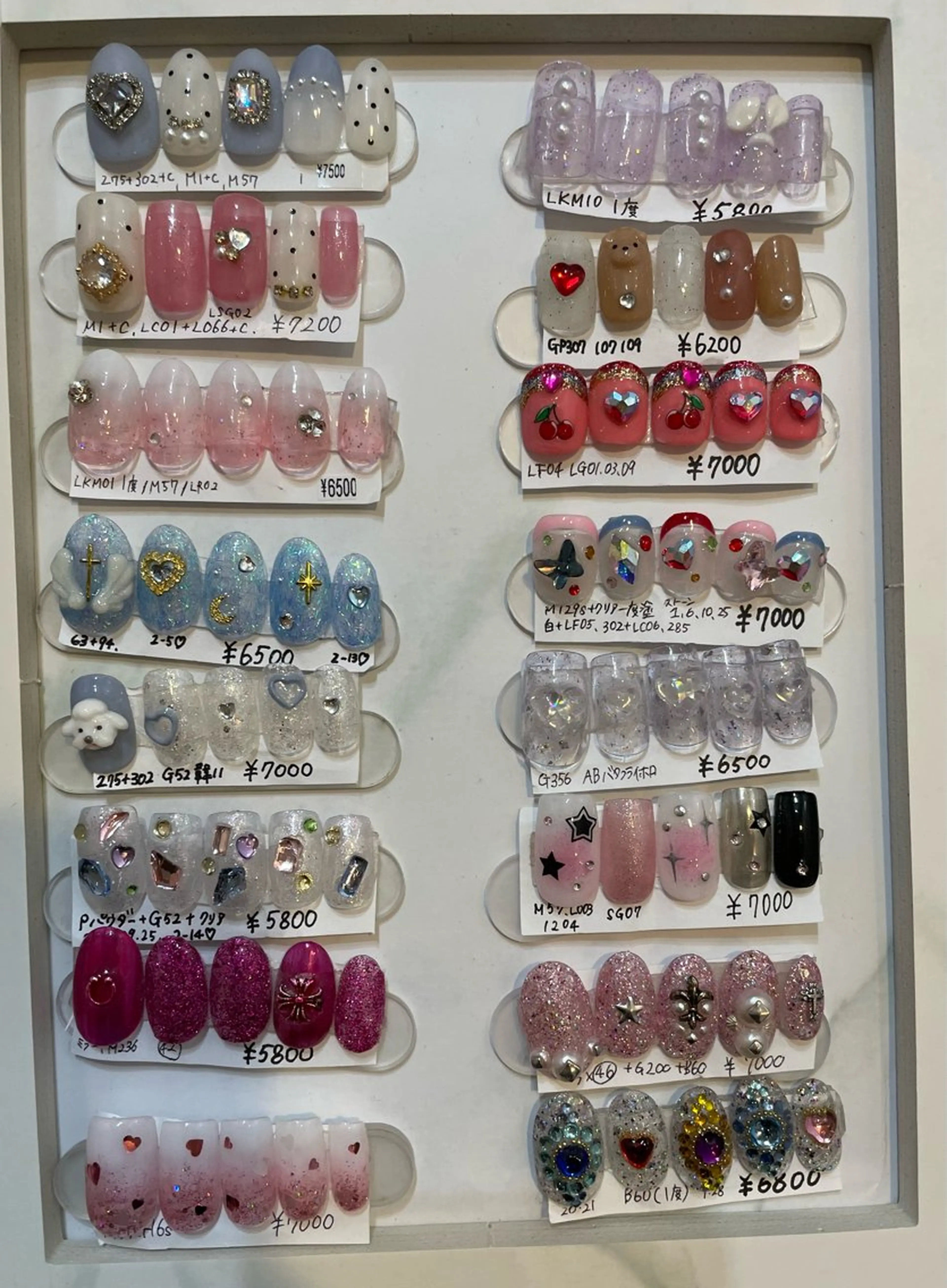 ネイル ハンドネイル Fiona Nail＆eyelash 大久保店【フィオナ】所属・下野 🌙のネイルデザイン