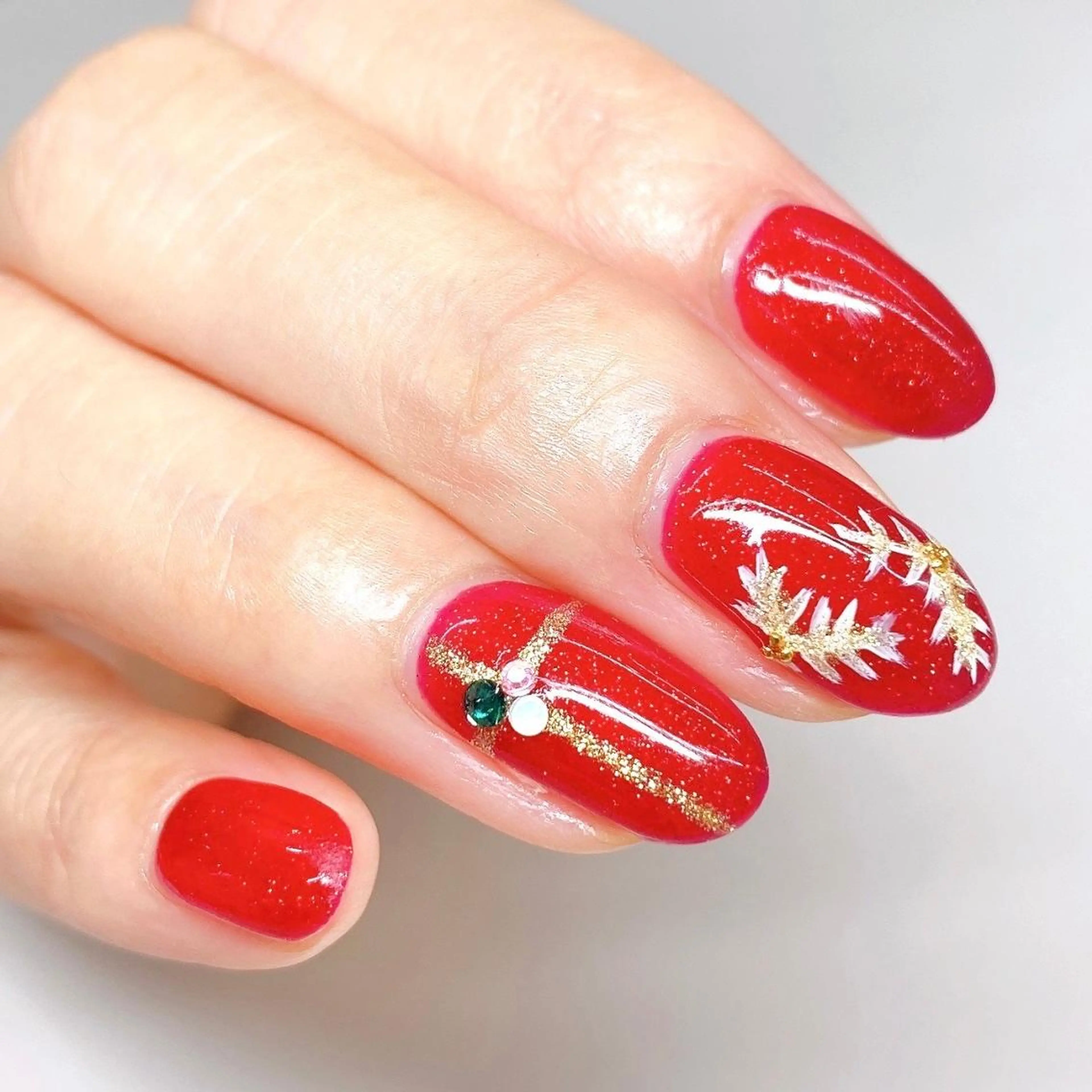 ネイル 赤色 冬ネイル クリスマス 💐ka yo💐（東白楽）のネイルデザイン