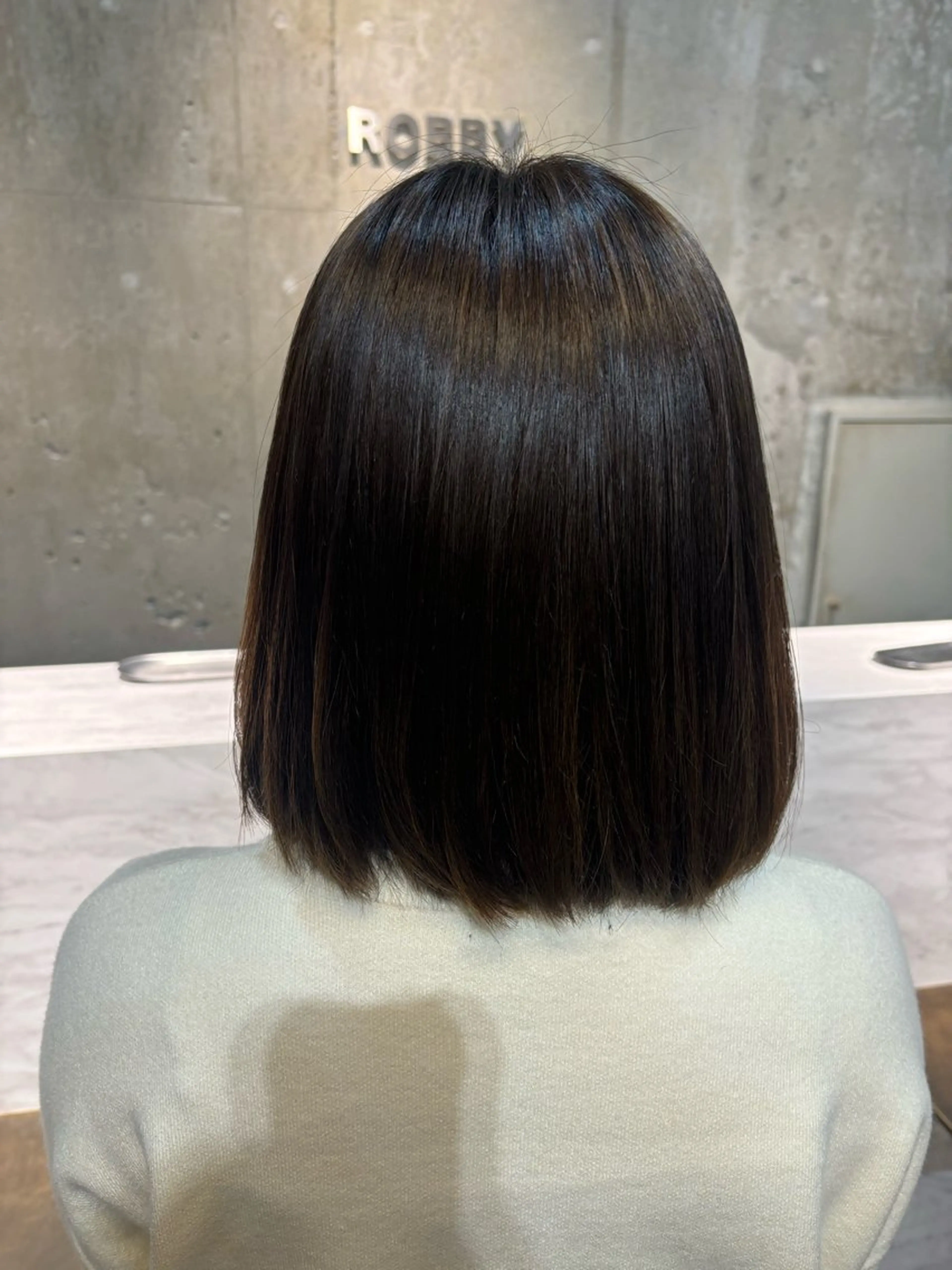 ミディアム パーマ ミディアムパーマ ストレートパーマ パーマ 髪質改善ストレート 🫧ちひろ🫧のヘアスタイル