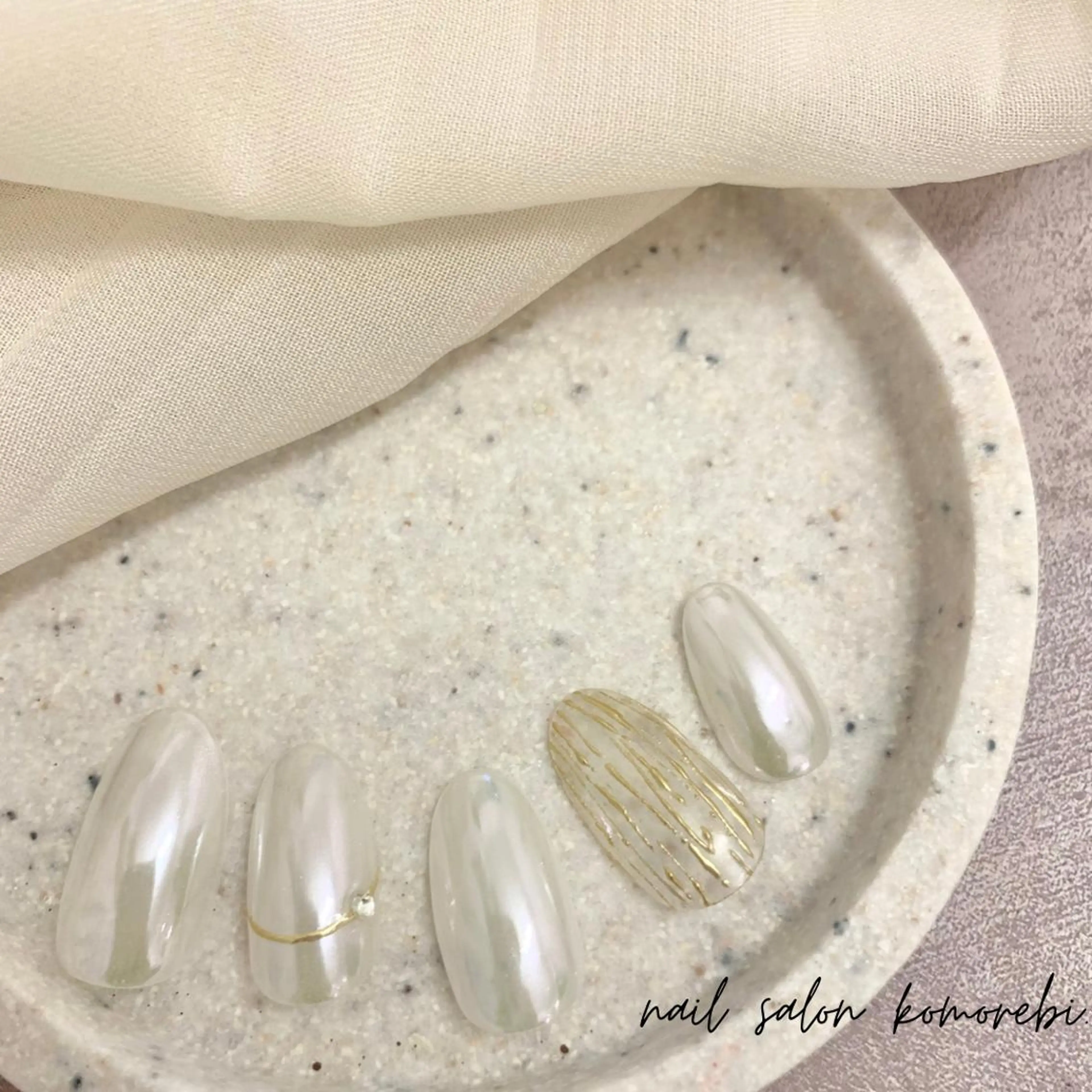 ネイル ハンドネイル komorebi. 小峯 真実のネイルデザイン