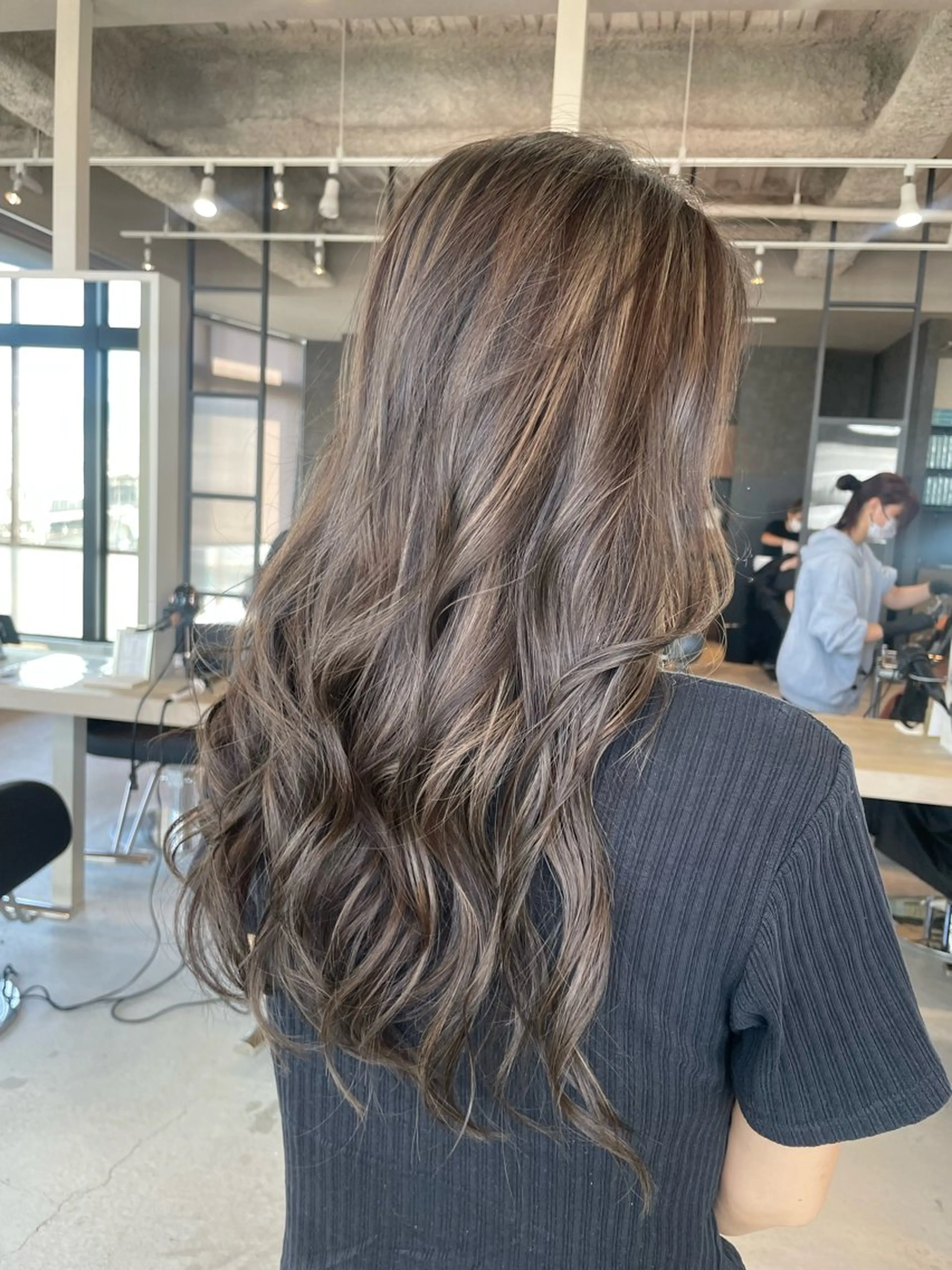 ロング カラー グレージュ ハイライトカラー ハイライト LUDIQUE【ルディック】所属・AKI ✄のヘアスタイル