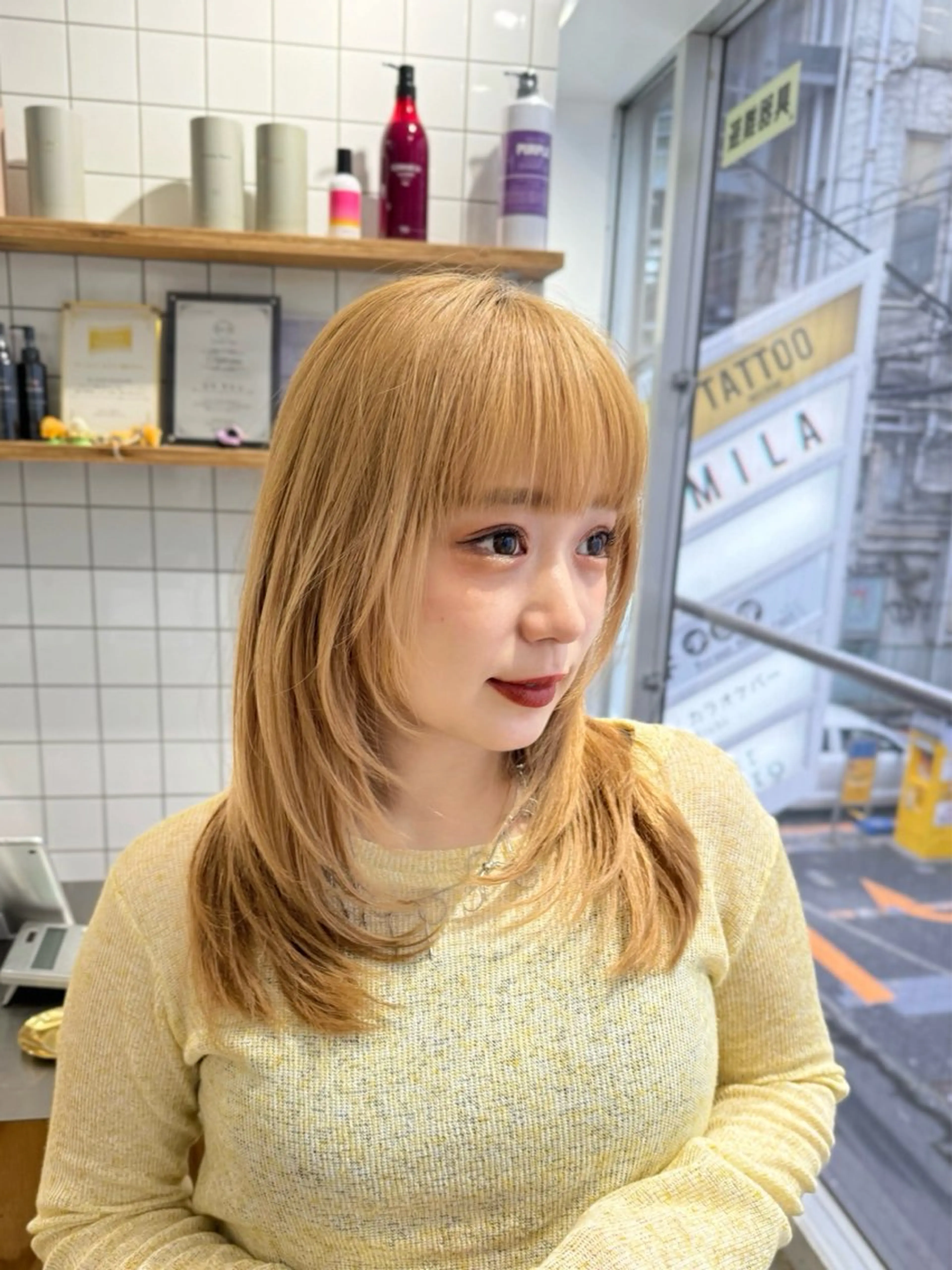 ミディアム カラー ベージュカラー 透明感カラー レイヤーカット カット ヘアカラー トリートメント ヘアセット SALOWIN新宿三丁目【サロウィン】所属・ハッシュレイヤー💐 透明感カラー💐青木のヘアスタイル