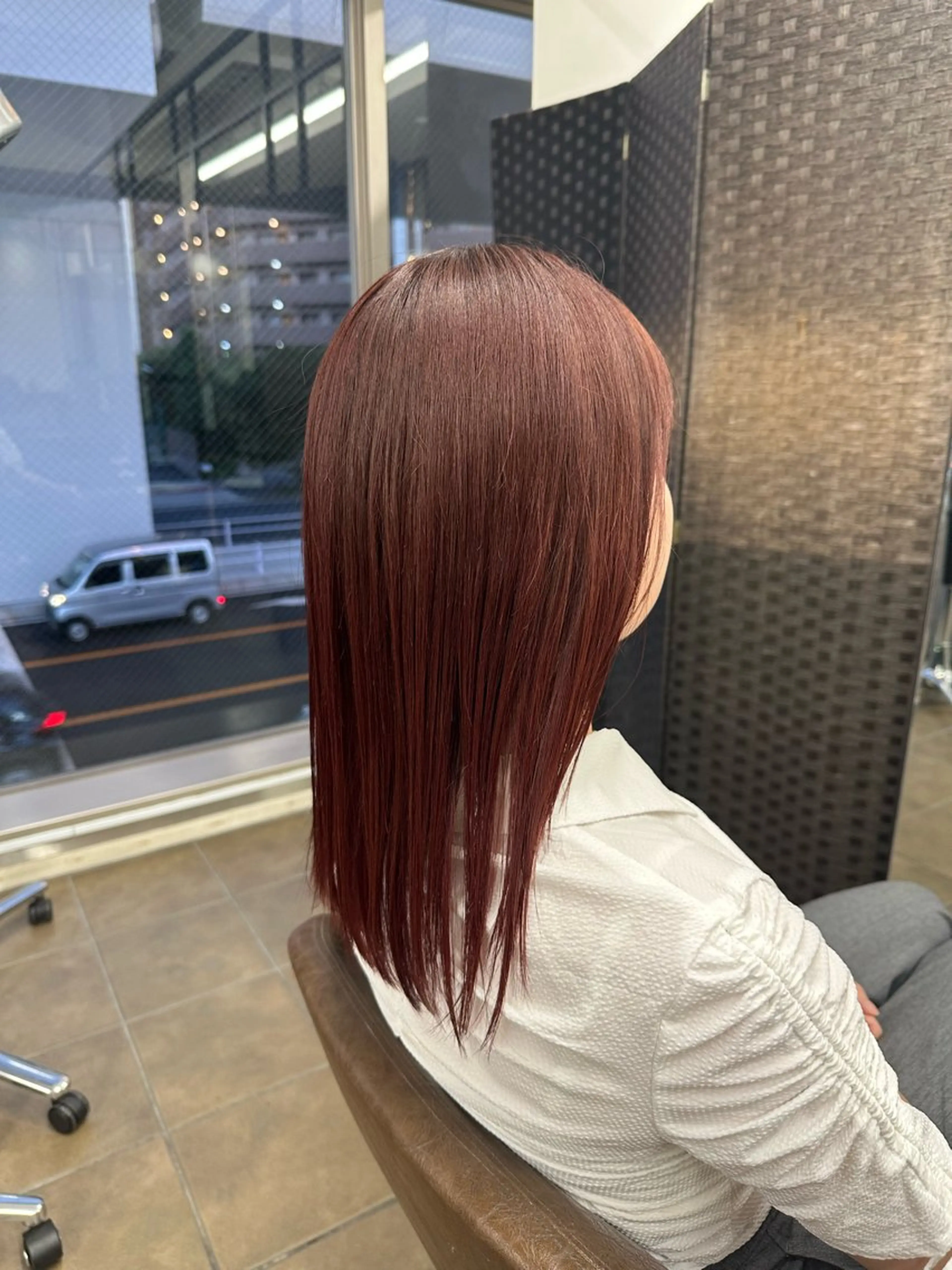 ミディアム レッドブラウン ヘアカラー 岡山 紗里奈のヘアスタイル