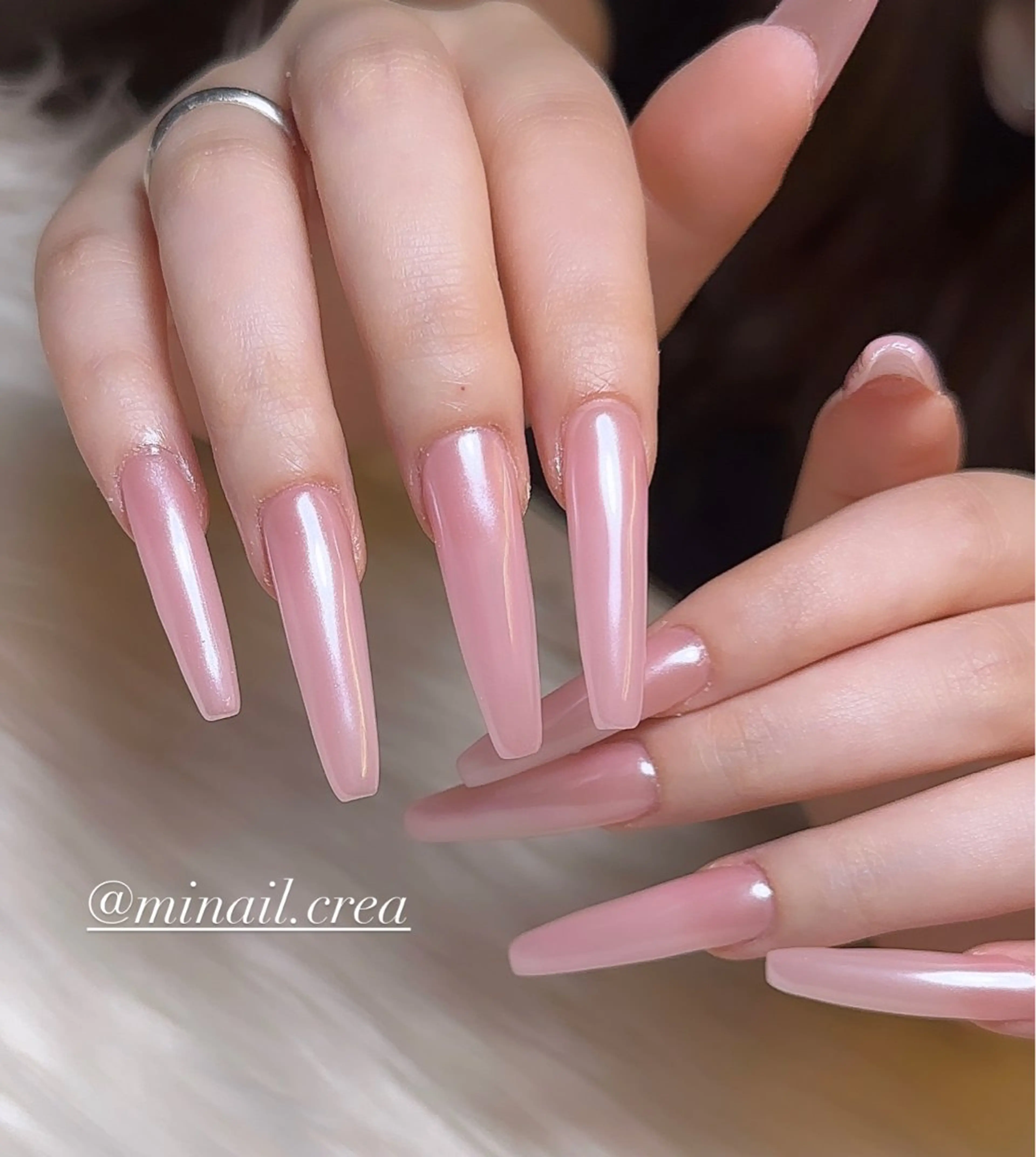 ネイル キラキラネイル ロングネイル ワンカラーネイル ピンク スカルプネイル ハンドネイル CRéA　-private nailsalon-所属・CReA nailのネイルデザイン