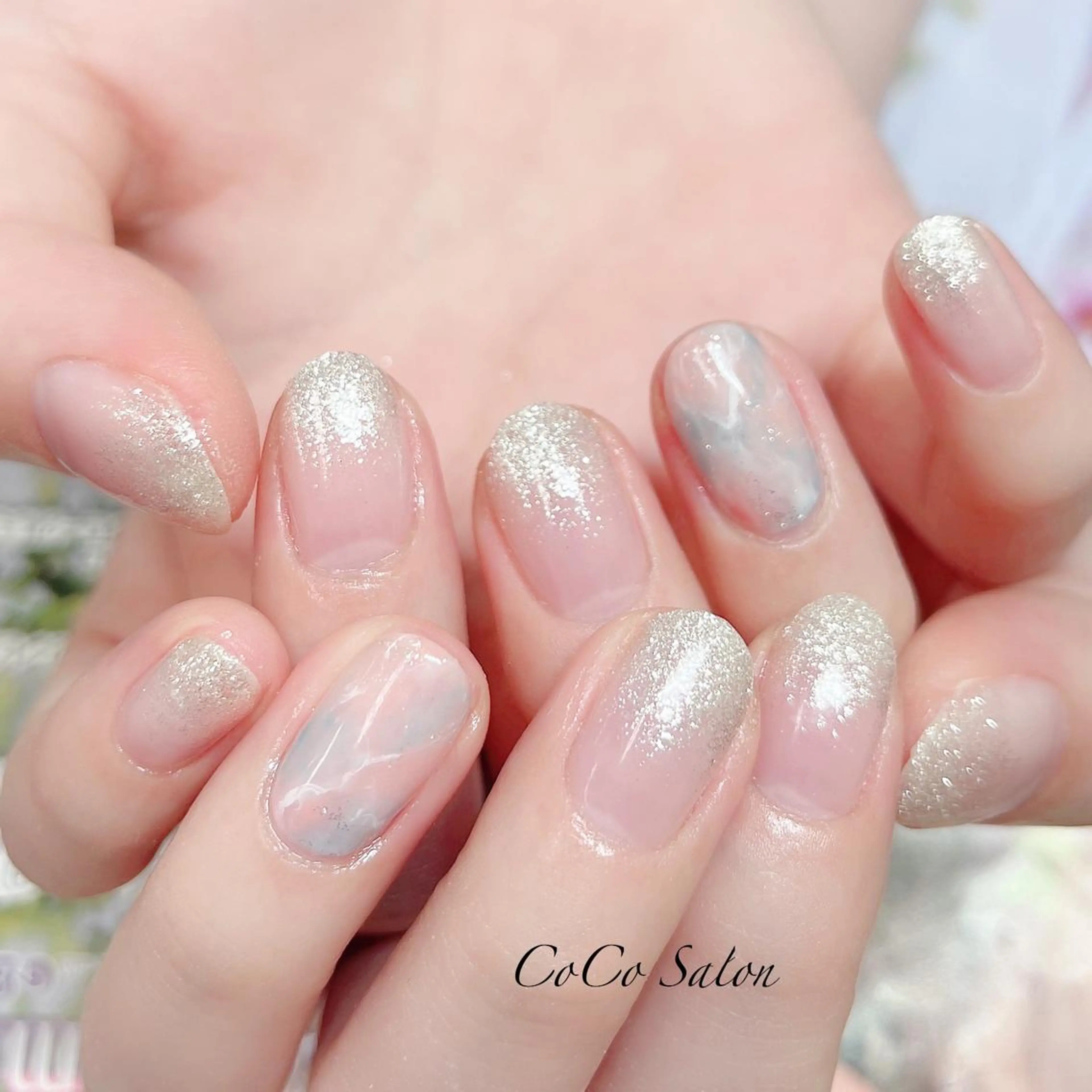 ネイル 成人式 長さ出し ジェルネイル グラデーション キラキラネイル ハンドネイル CoCoSalon ネイル/まつ毛予約のネイルデザイン