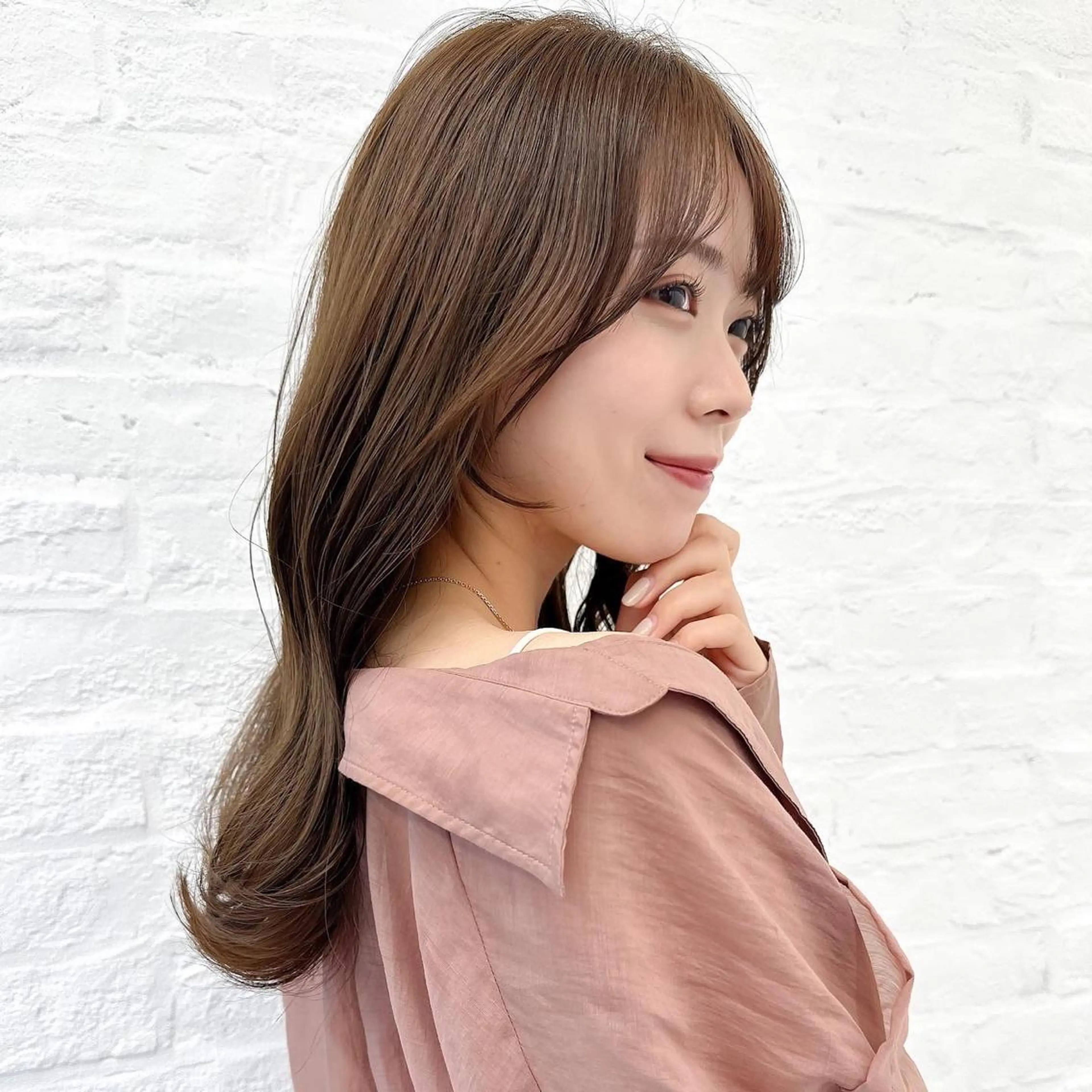 セミロング カラー ベージュカラー ブラウンカラー ブラウンベージュ くびれヘア 顔まわりレイヤー カット ヘアカラー トリートメント 顔周り/くびれヘア 韓国ヘア💕風間るなのヘアスタイル