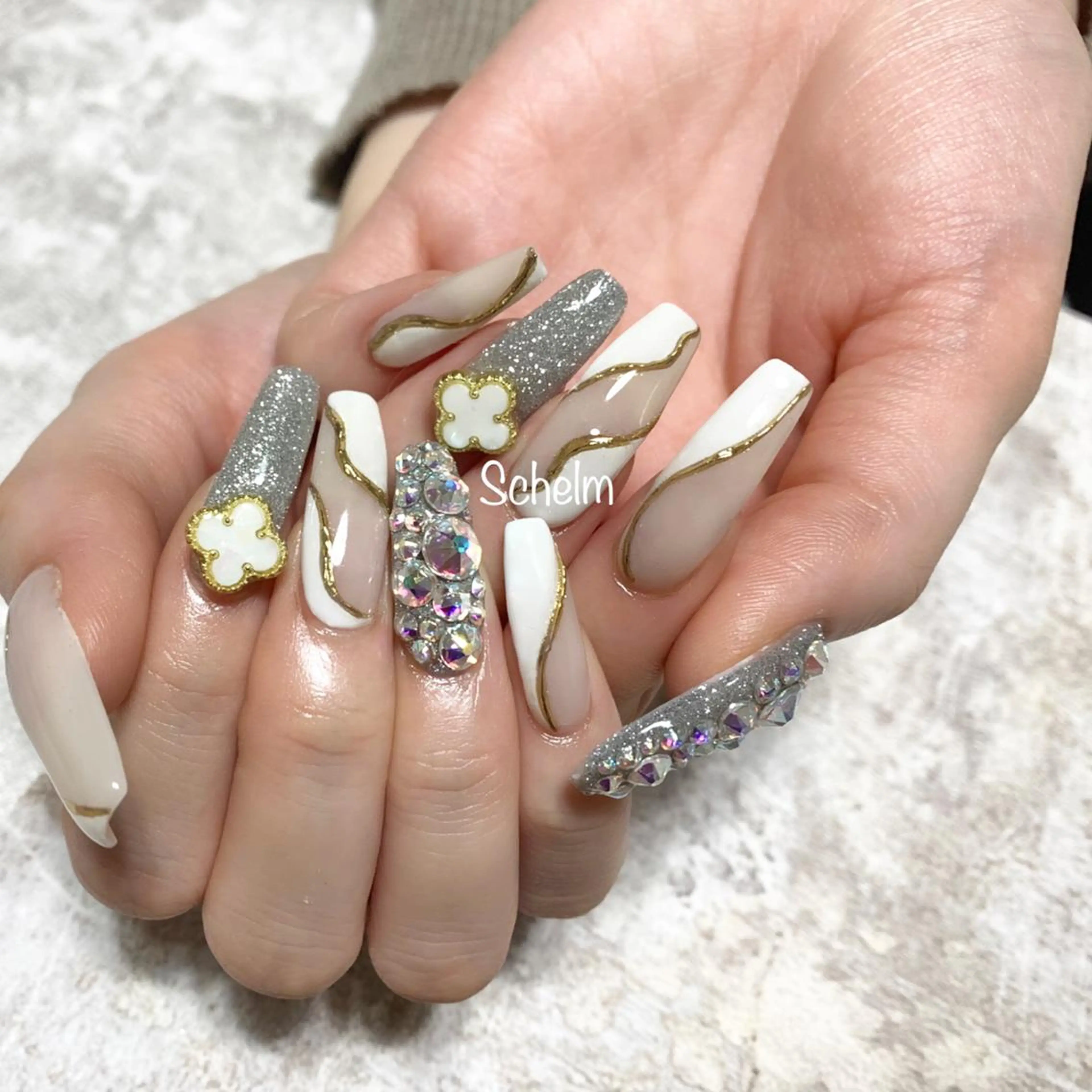ネイル ハンドネイル nail room シュレムのネイルデザイン