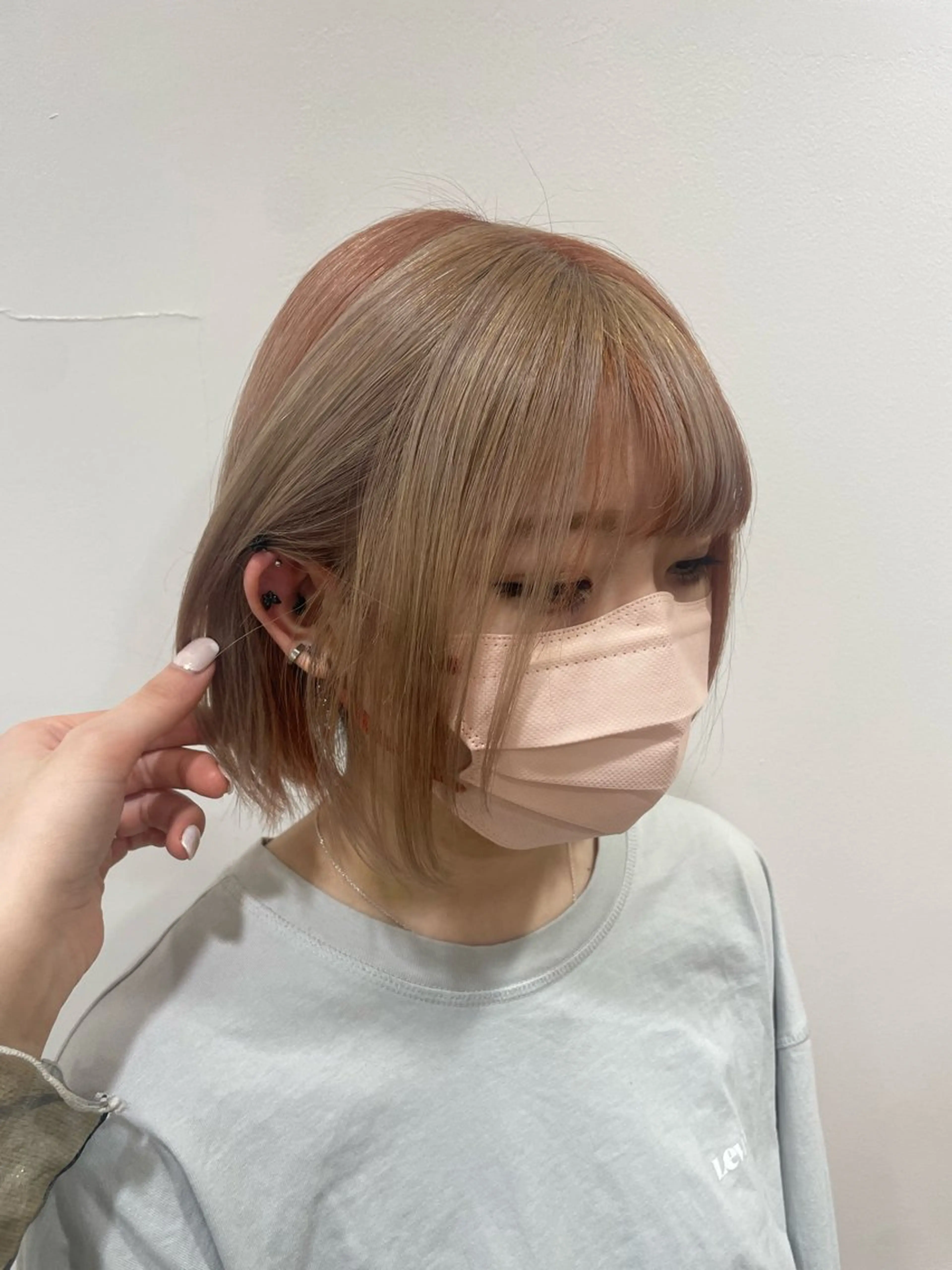 ミディアム カラー カット ヘアカラー 水色/ペールカラー/ レイヤー💫mayuのヘアスタイル