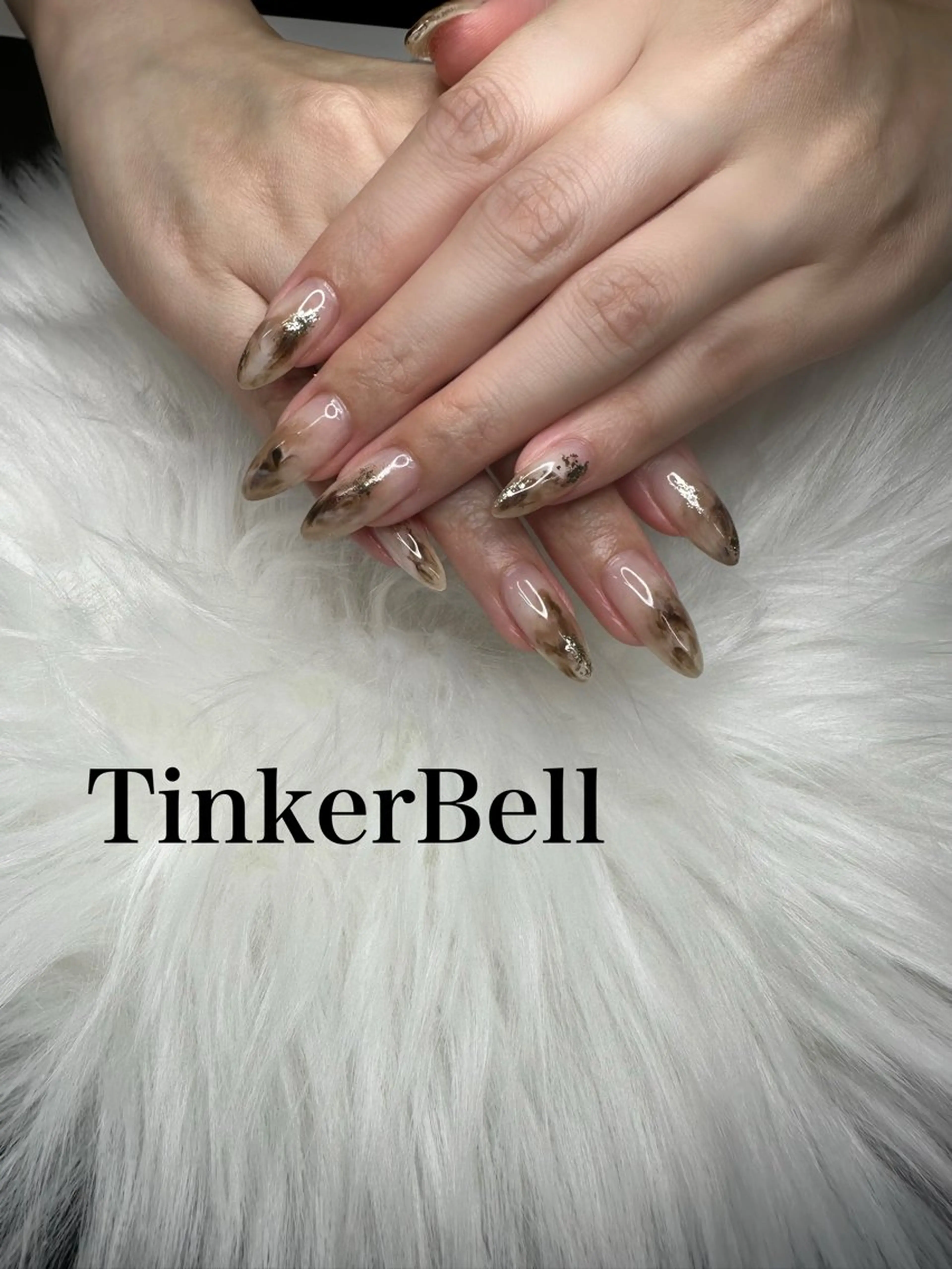 ネイル ブラウン ジェルネイル ロングネイル ニュアンスネイル パラジェル ハンドネイル Tinker Bellのネイルデザイン